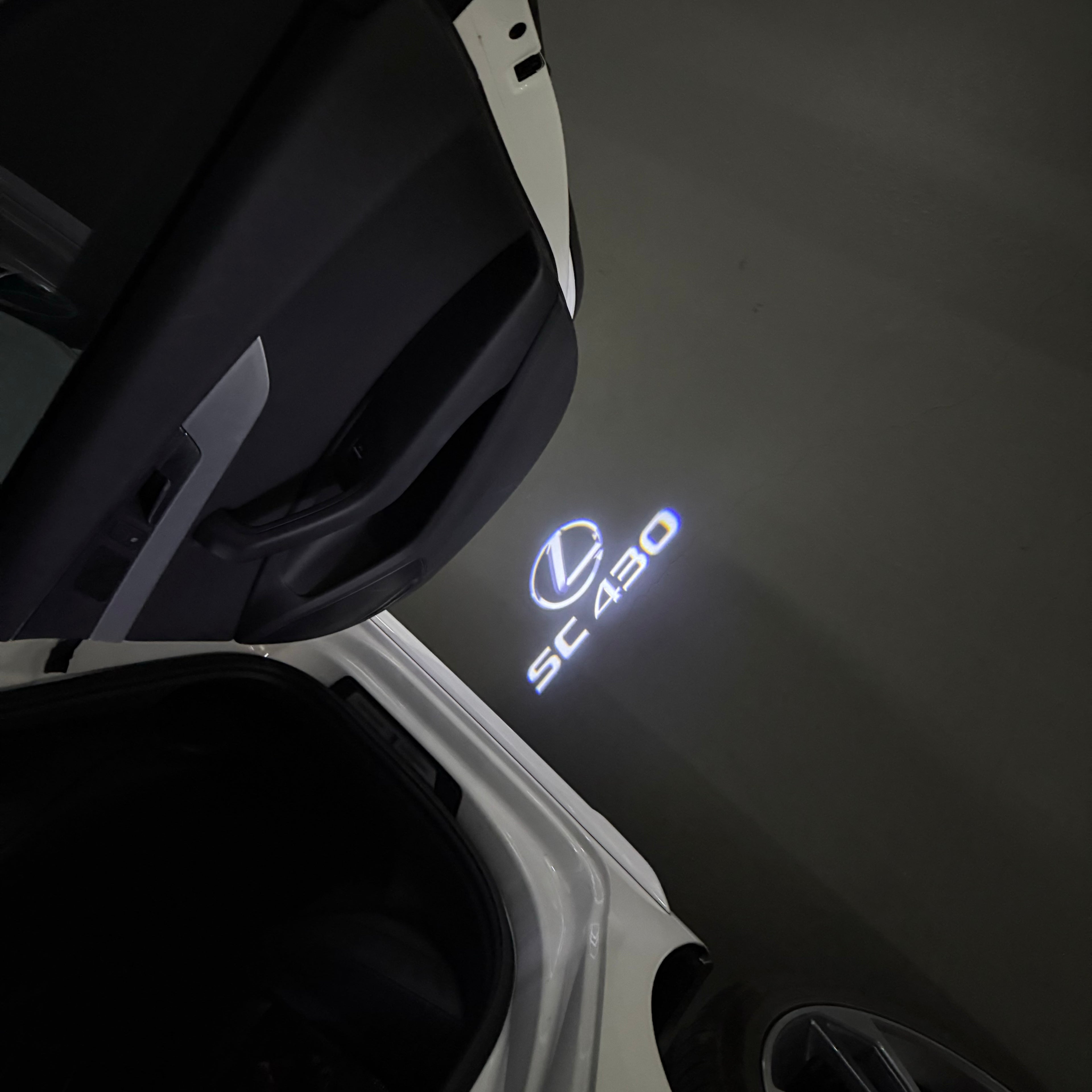 LEXUS  SC 430 LOGO PROJECROTR LIGHTS (quantity 1 = 1 sets/2 door lights)Nr.01a7