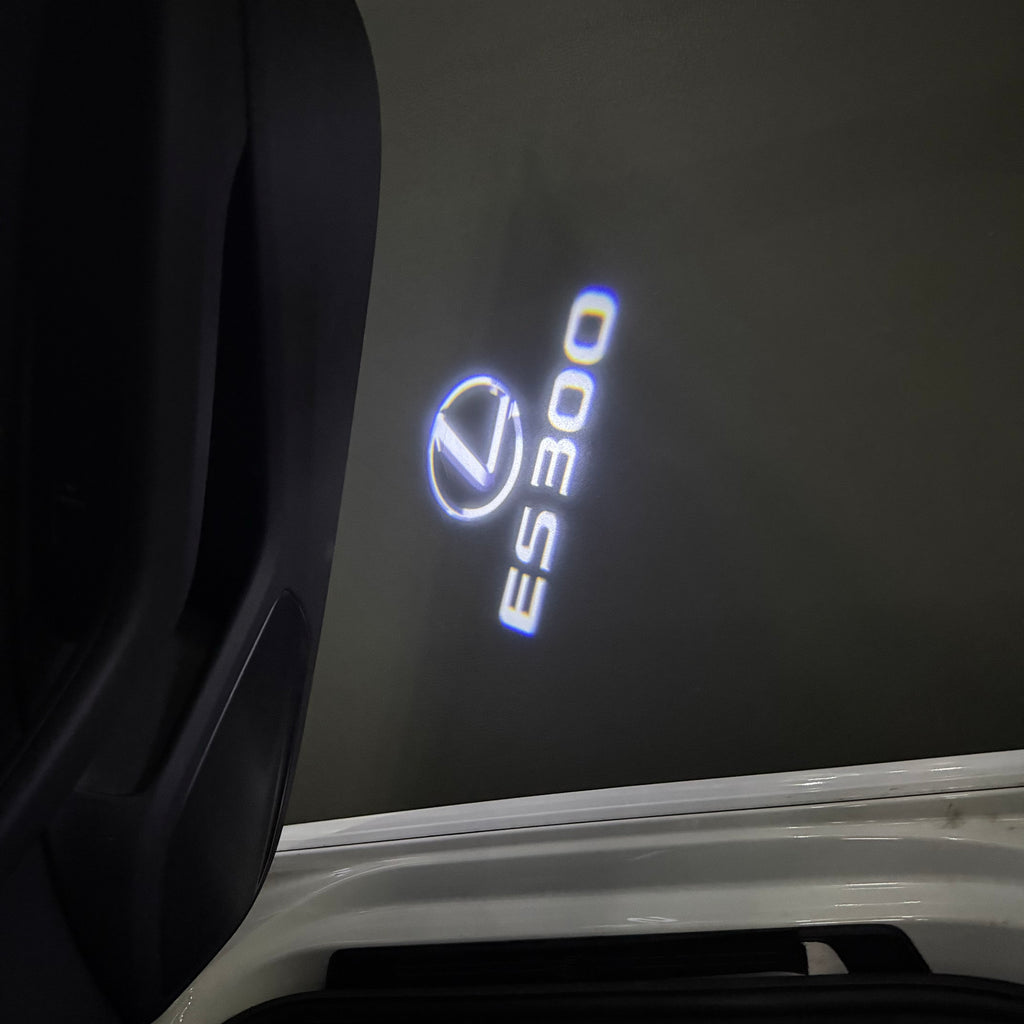 LEXUS LOGO PROJECROTR LIGHTS Nr.01 (Menge 1 = 1 Sets/2 Türleuchten)