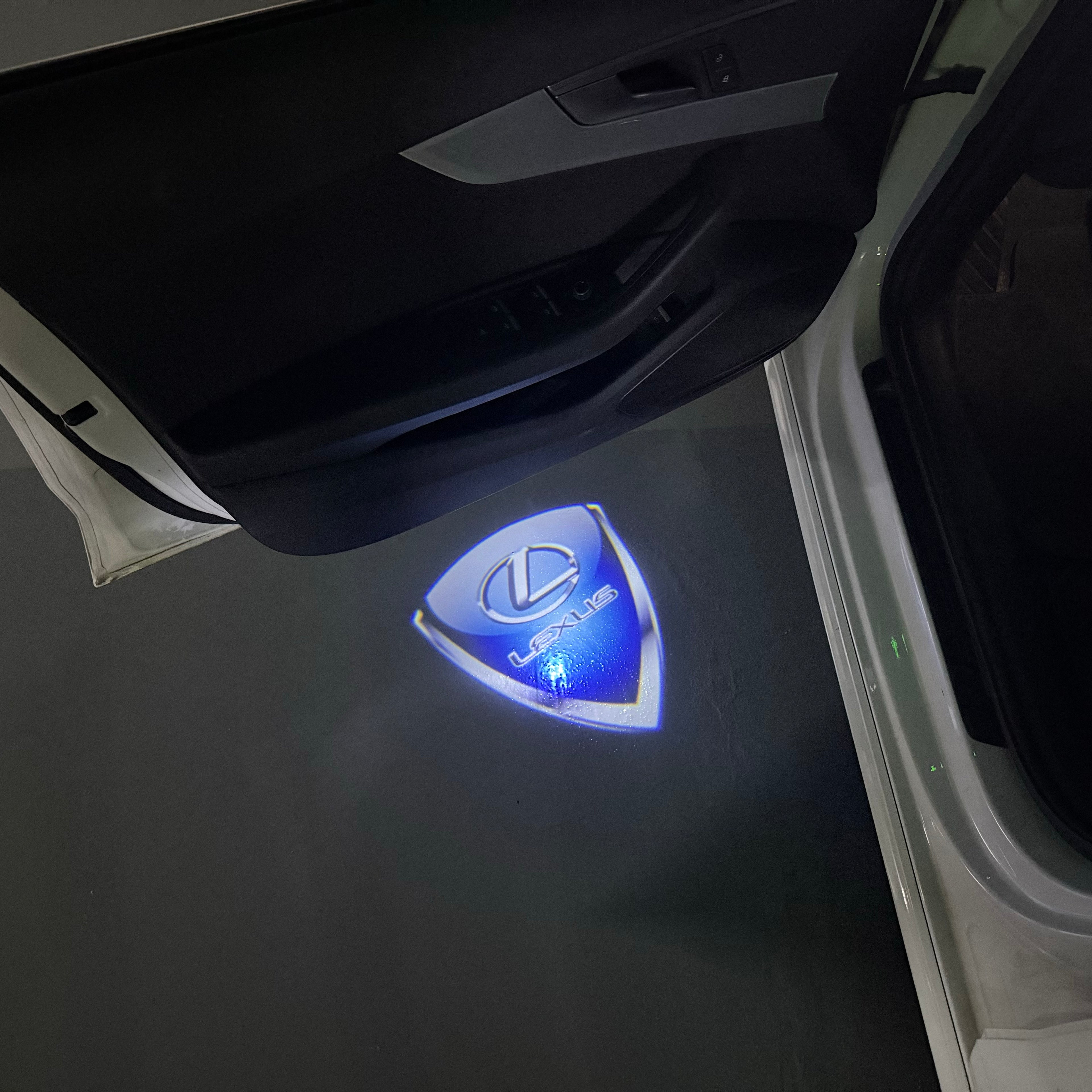 LEXUS LOGO PROJECROTR LIGHTS Nr.01 (quantità 1 = 1 set / 2 luci porta)
