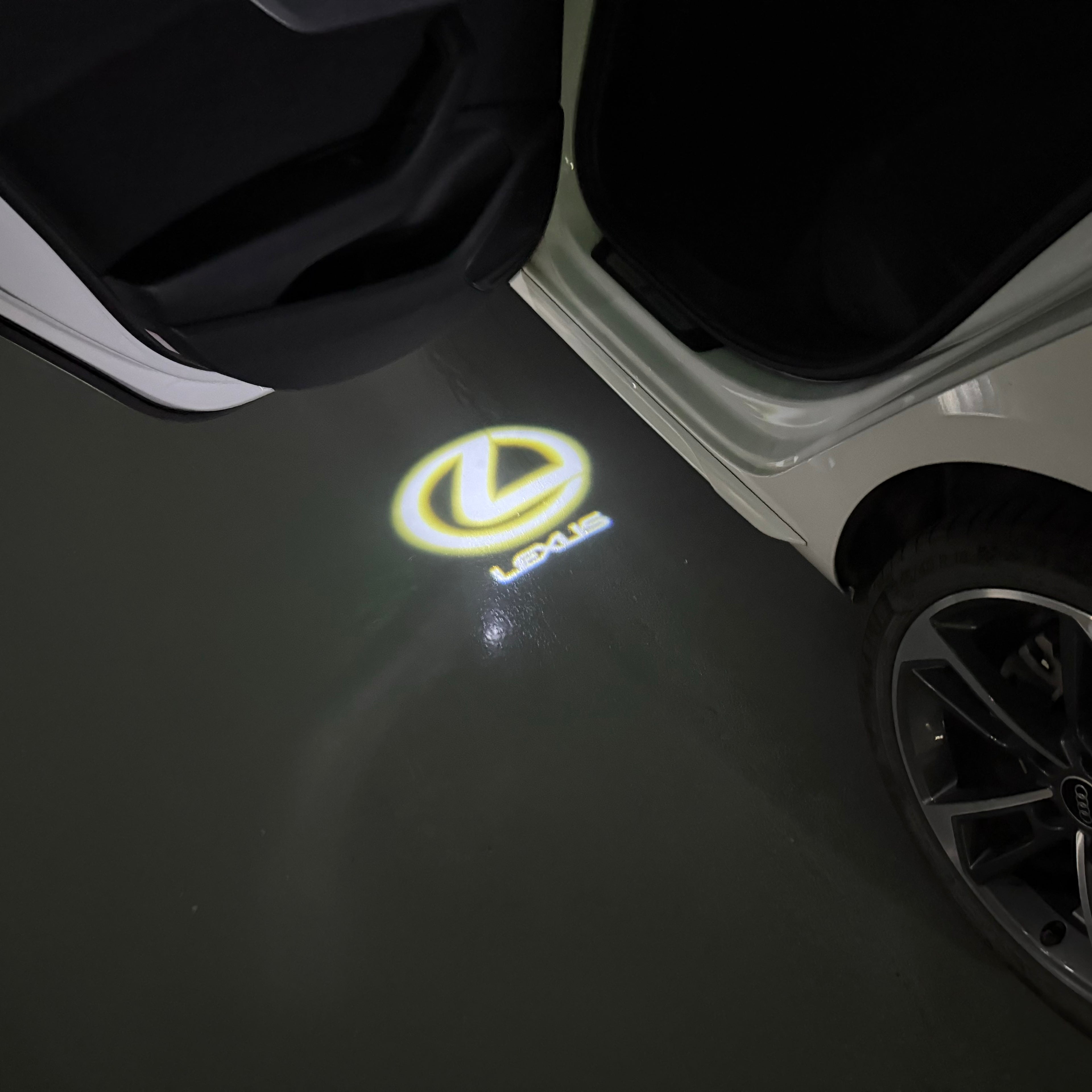 LEXUS LOGO PROJECROTR LIGHTS Nr.01 (quantità 1 = 1 set / 2 luci porta)