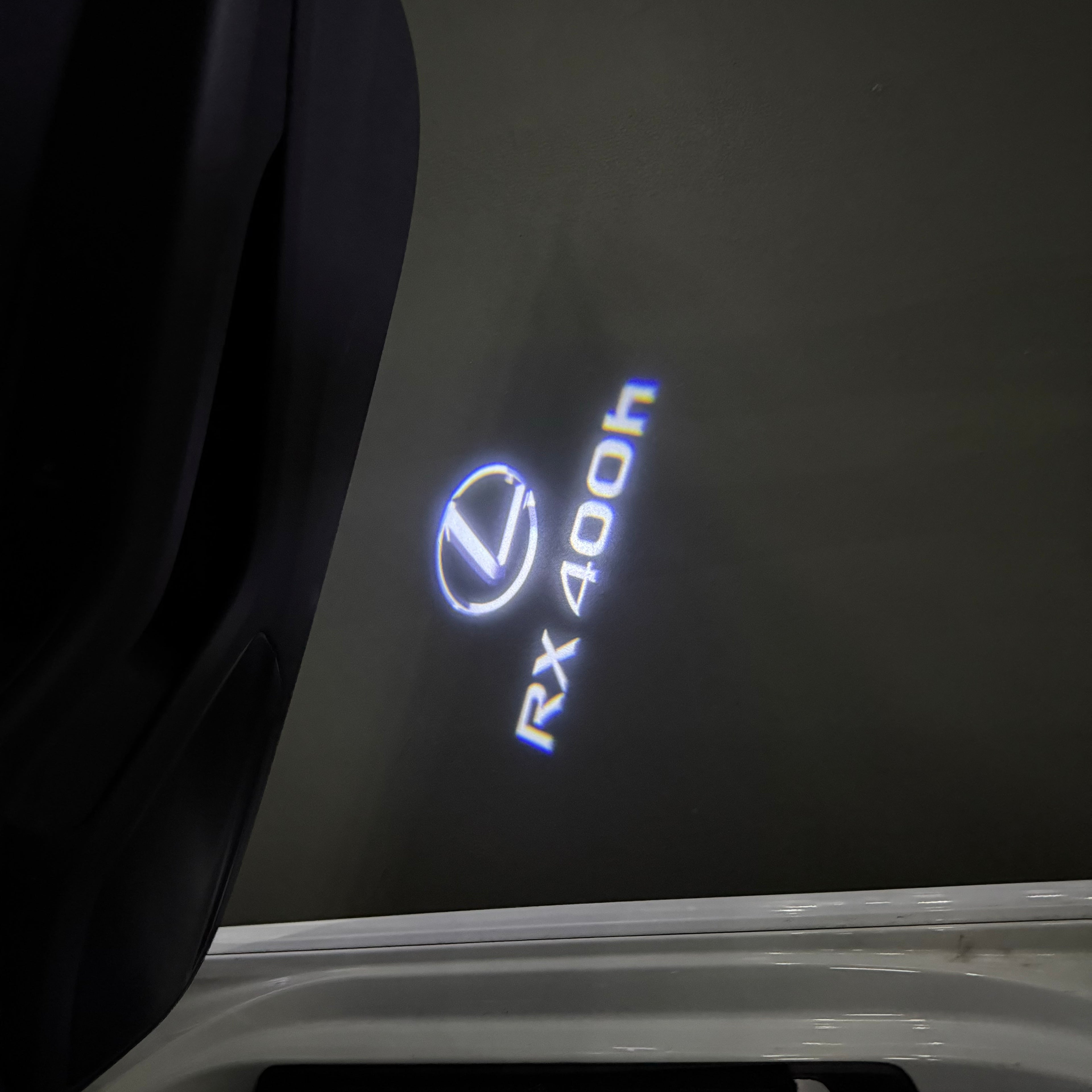 LEXUS  RX 400h LOGO PROJECROTR LIGHTS (quantity 1 = 1 sets/2 door lights)Nr.01a12