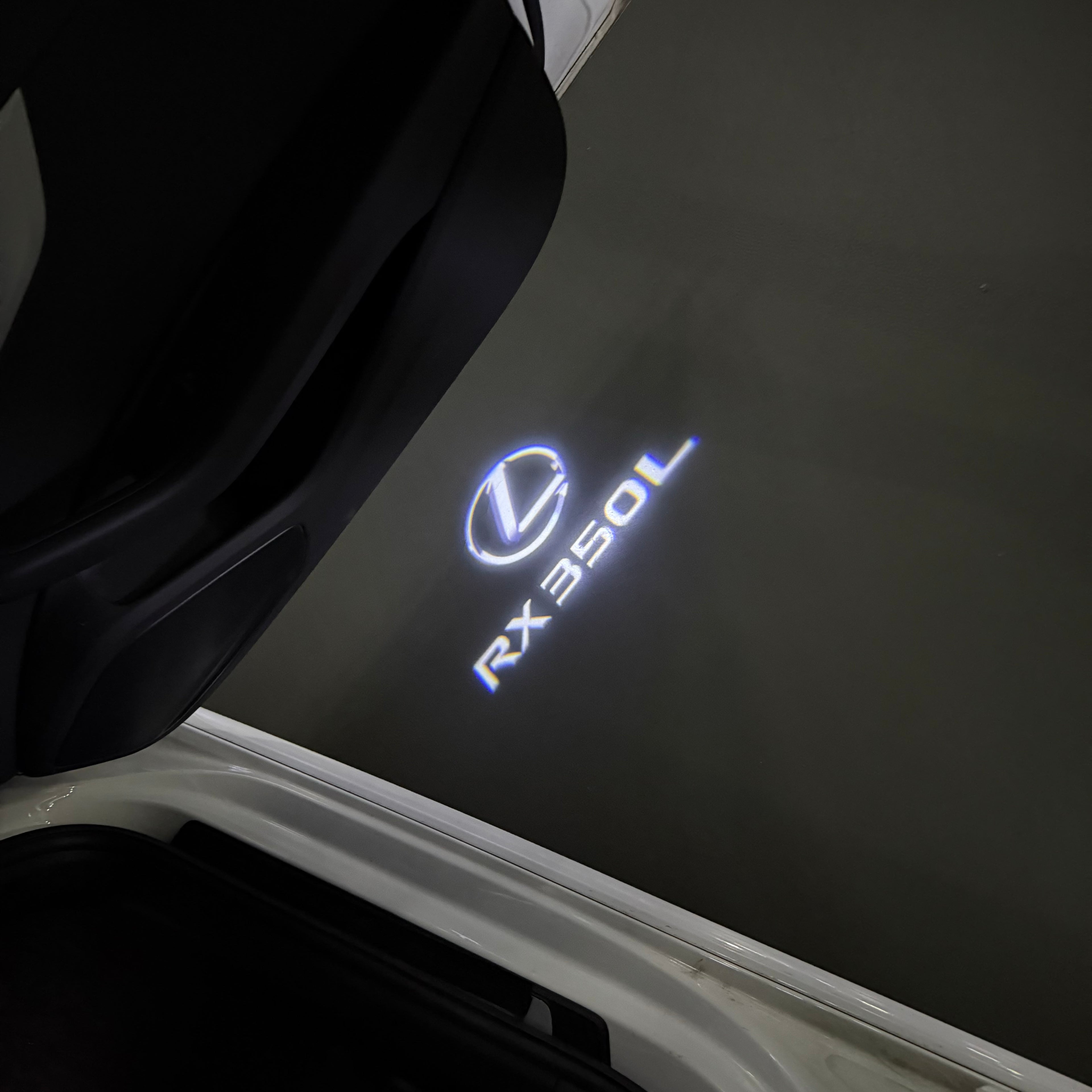 LEXUS  RX 350L LOGO PROJECROTR LIGHTS (quantity 1 = 1 sets/2 door lights)Nr.01a10