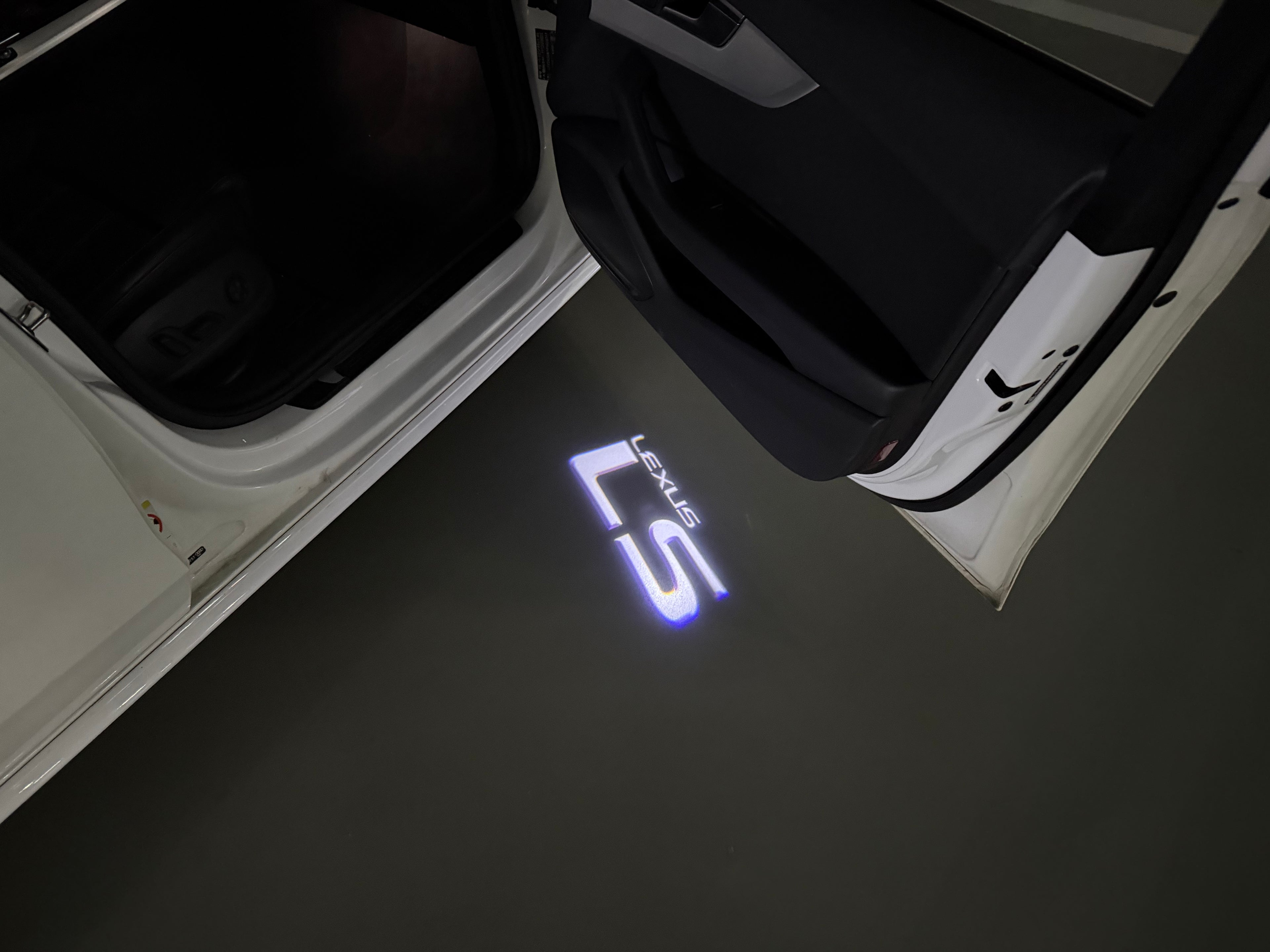 LEXUS LOGO PROJECROTR LIGHTS Nr.01 (quantità 1 = 1 set / 2 luci porta)