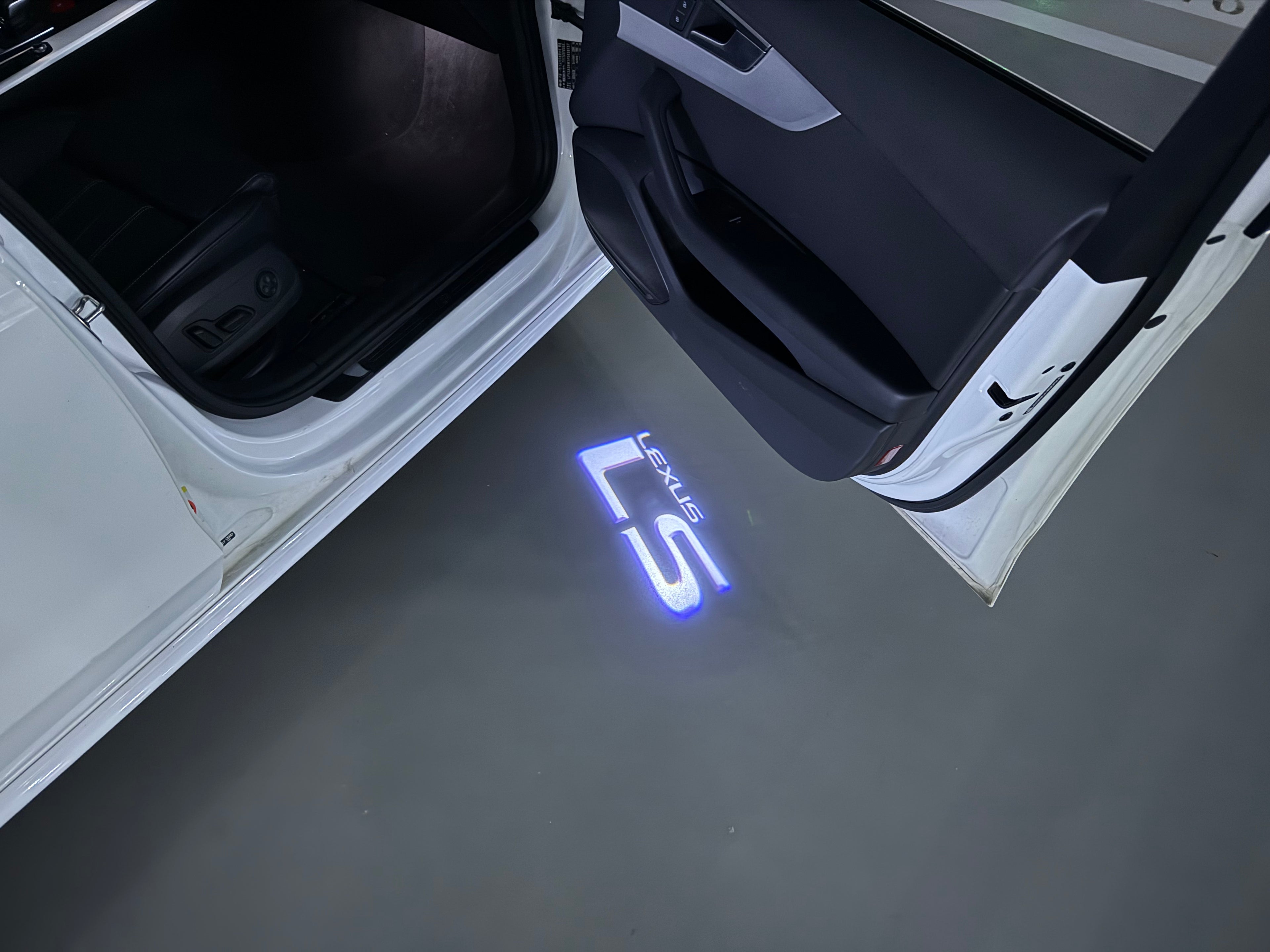LEXUS LOGO PROJECROTR LIGHTS Nr.01 (quantità 1 = 1 set / 2 luci porta)