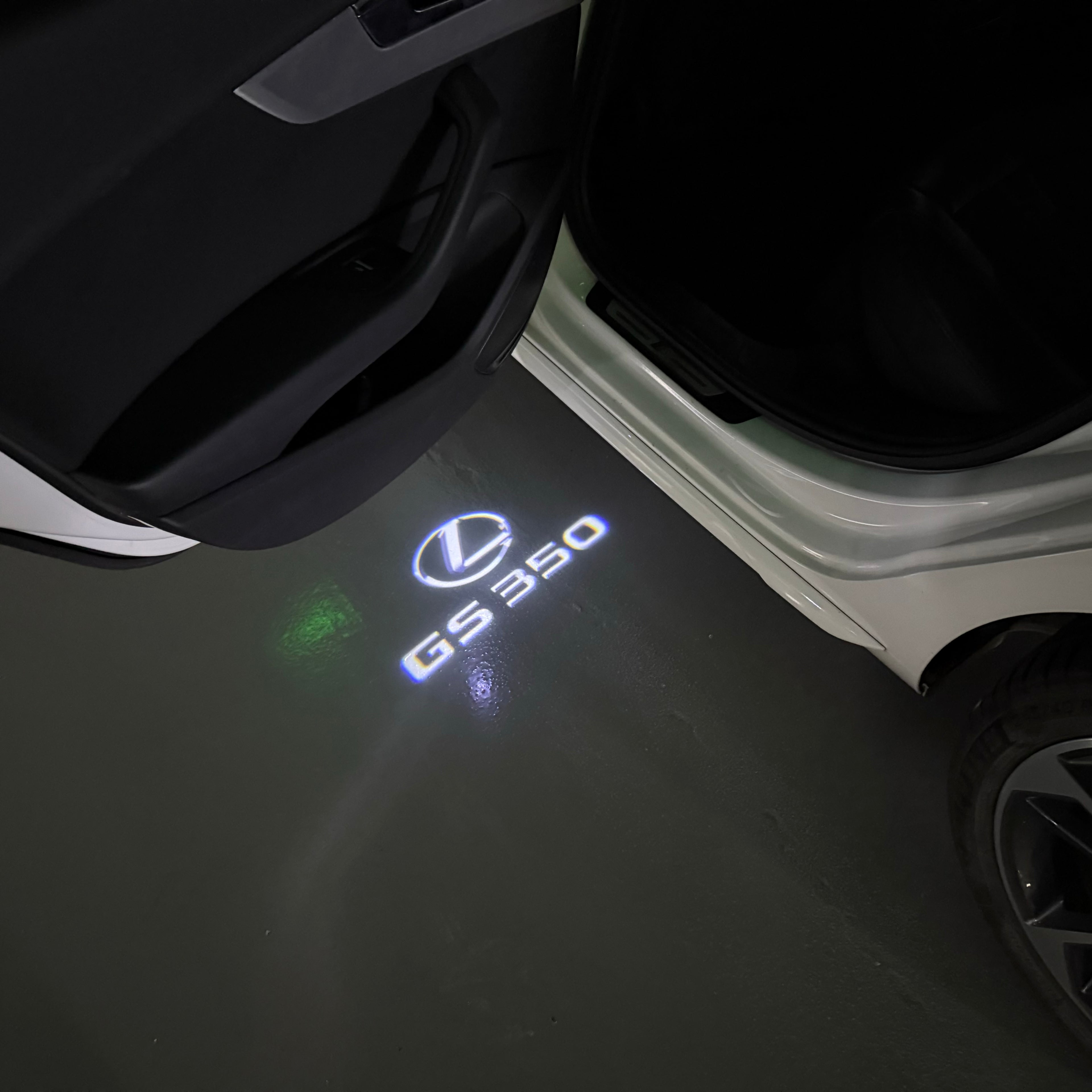 LEXUS  GS 350 LOGO PROJECROTR LIGHTS (quantity 1 = 1 sets/2 door lights)Nr.01a78