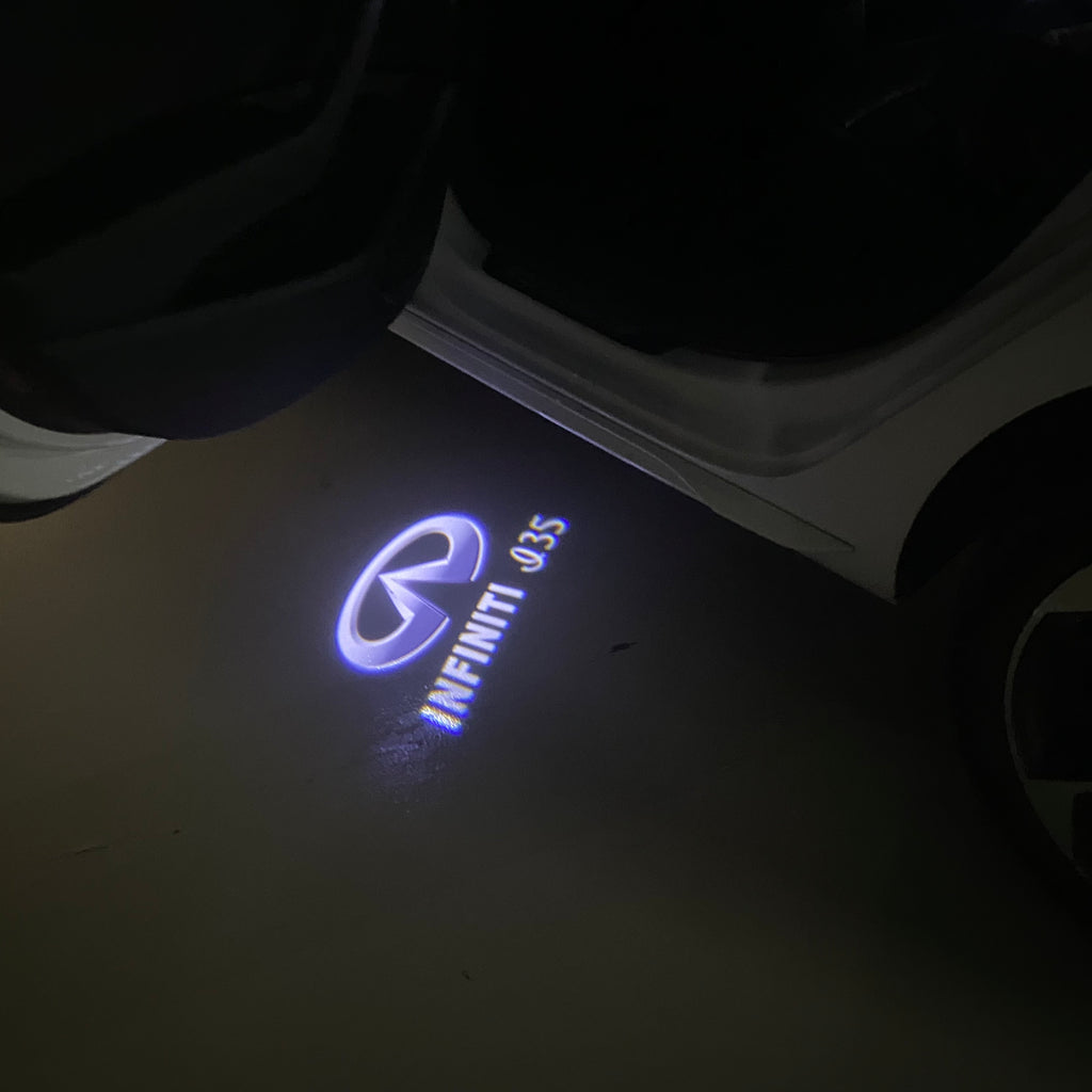 INFINTI Q35 LOGO PROJECROTR LIGHTS Nr.83 (Menge 1 = 1 Sets/2 Türleuchten)