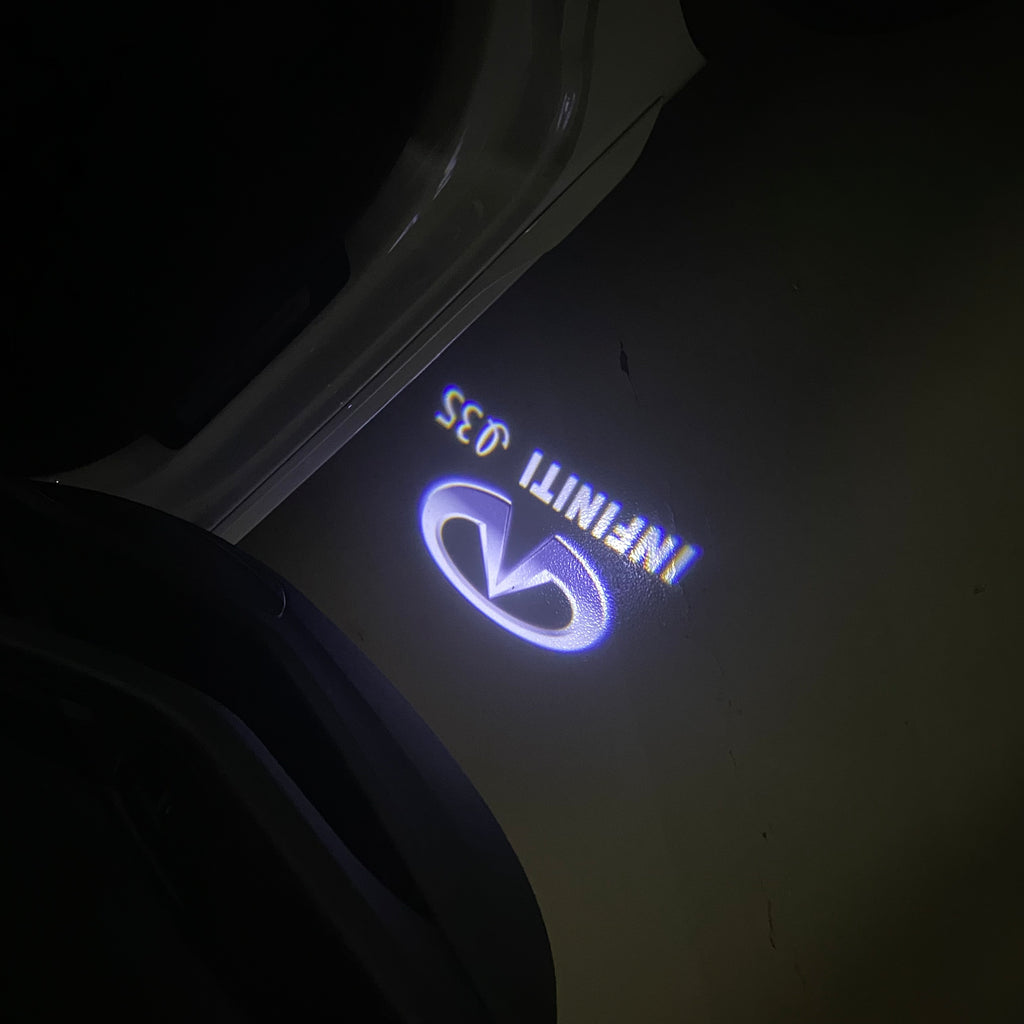 INFINTI Q35 LOGO PROJECROTR LIGHTS Nr.83 (Menge 1 = 1 Sets/2 Türleuchten)