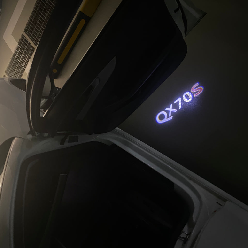 ÉCLAIRAGE DE PROJECTEUR À LOGO INFINITI QX70 S N ° 67 (quantité 1 = 1 jeux / 2 lumières de porte)