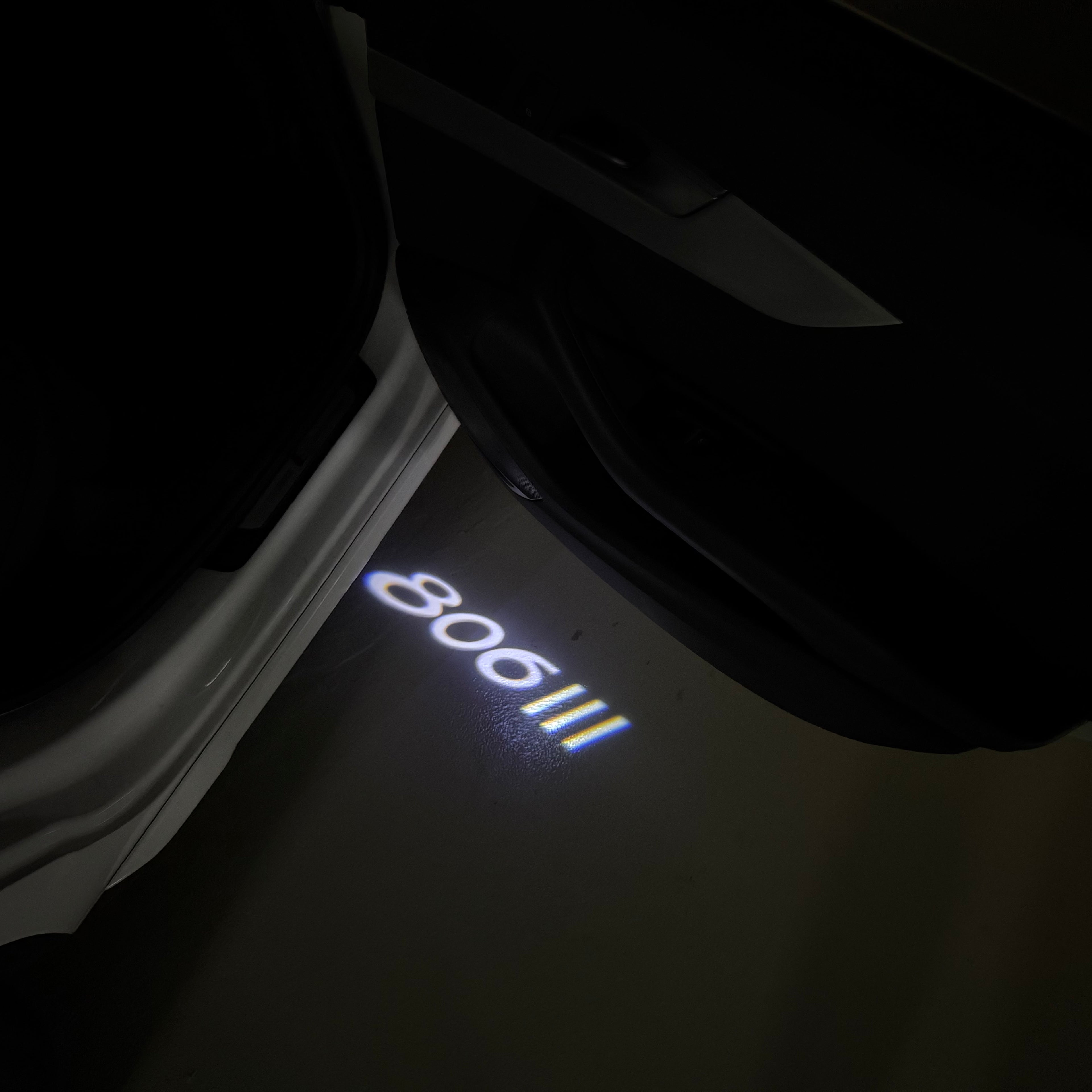 PEUGEOT 806  LOGO PROJECTOT LIGHTS (quantity 1 = 1 sets/2 door lights) Nr.6024q54