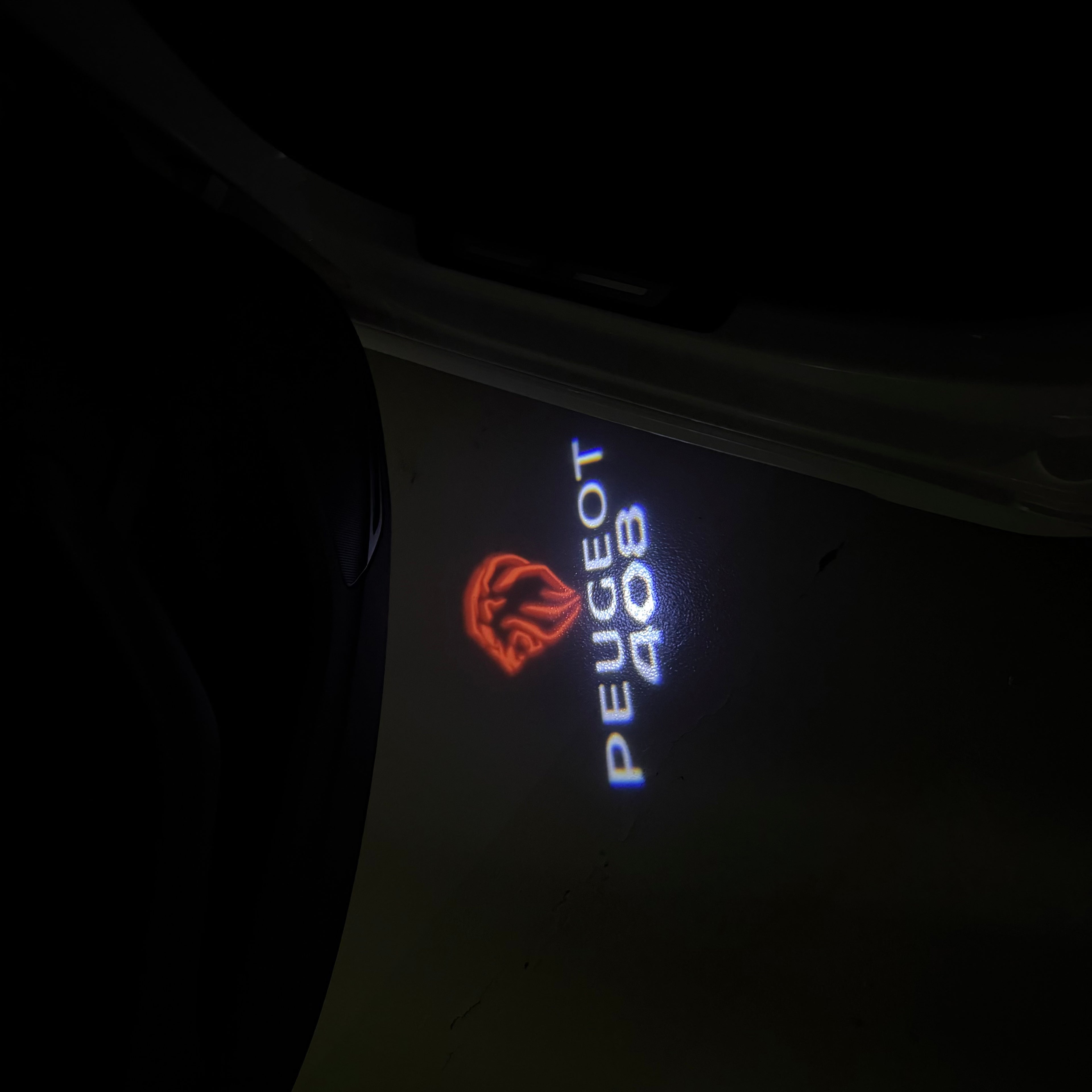 PEUGEOT  408  LOGO PROJECTOT LIGHTS (quantity 1 = 1 sets/2 door lights) Nr.6024q42