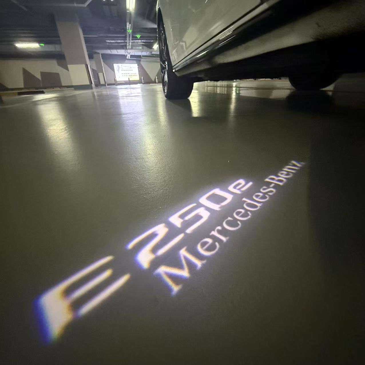 أضواء بروجكتور شعار MERCEDES BENZ رقم 03 (الكمية 1 = 1 مجموعة / 2 أضواء باب)