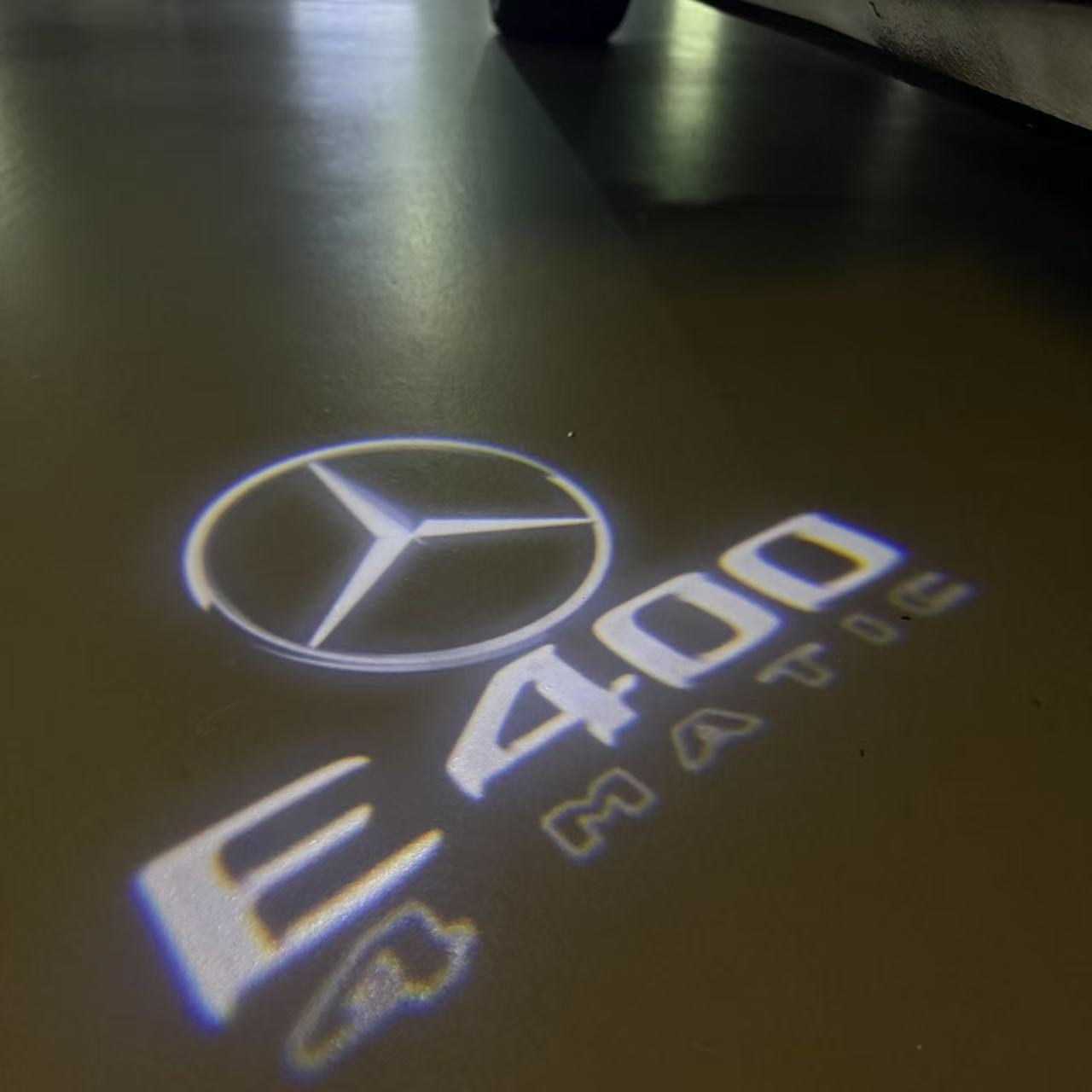 أضواء بروجكتور شعار MERCEDES BENZ رقم 03 (الكمية 1 = 1 مجموعة / 2 أضواء باب)