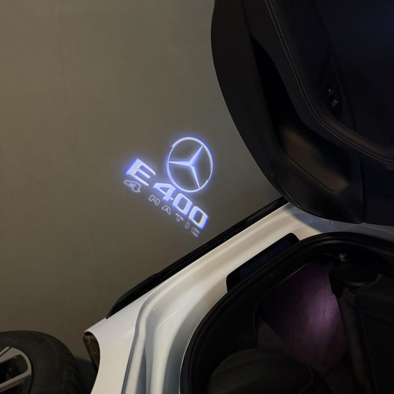 أضواء بروجكتور شعار MERCEDES BENZ رقم 03 (الكمية 1 = 1 مجموعة / 2 أضواء باب)