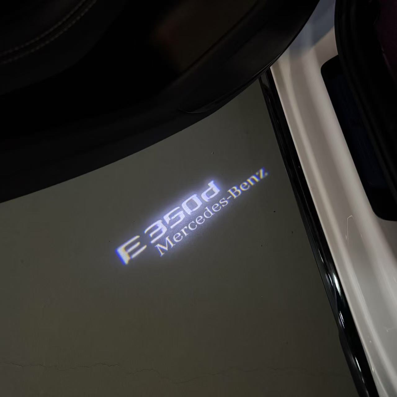 LUCI PROIETTORI LOGO MERCEDES BENZ Nr.03 (quantità 1 = 1 set / 2 luci porta)