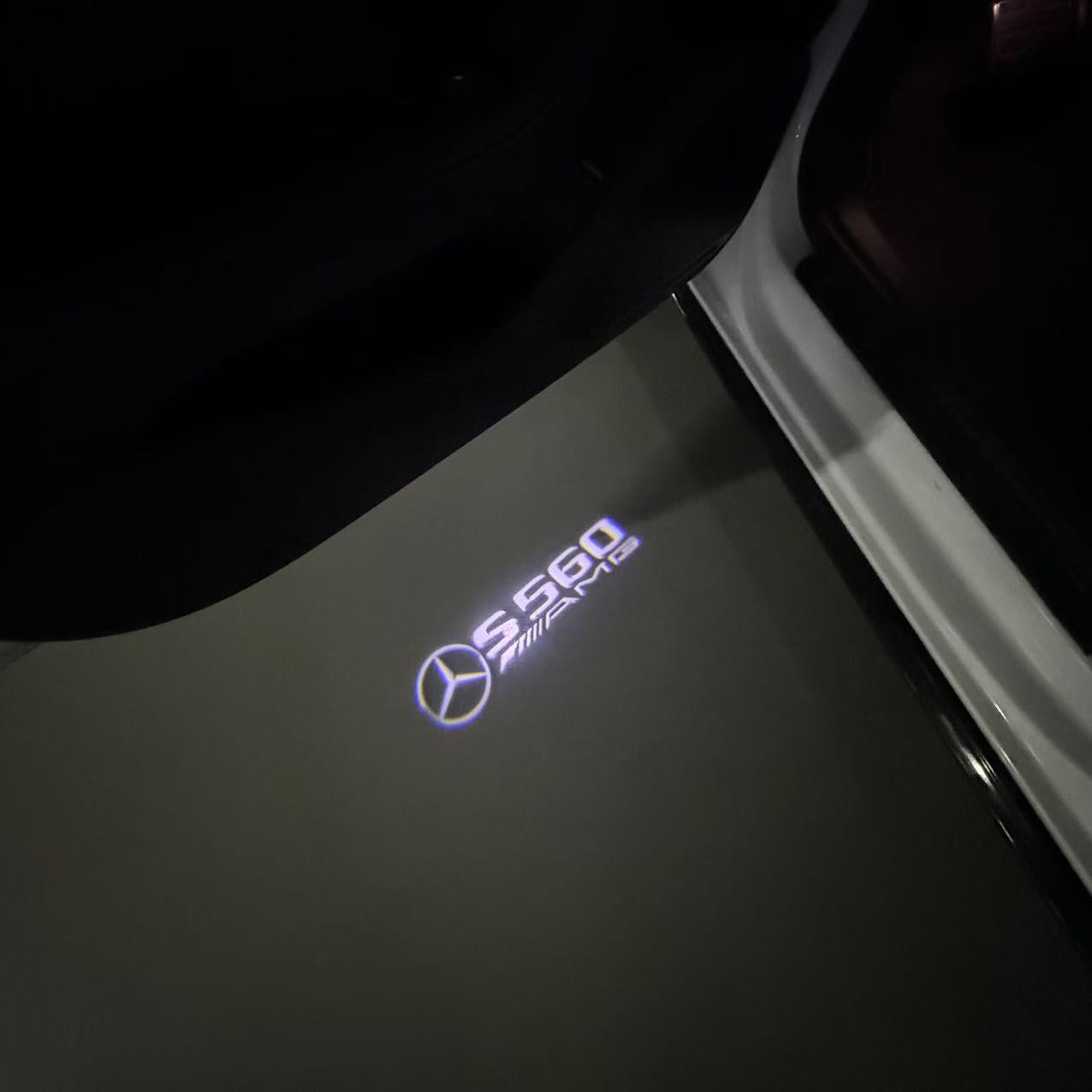 MERCEDES BENZ S 560 LOGO PROJECTOR LIGHTS  (quantity 1 = 1 sets/2 door lights)Nr.03f044