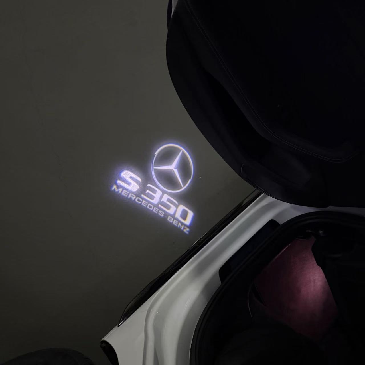 أضواء بروجكتور شعار MERCEDES BENZ رقم 03 (الكمية 1 = 1 مجموعة / 2 أضواء باب)
