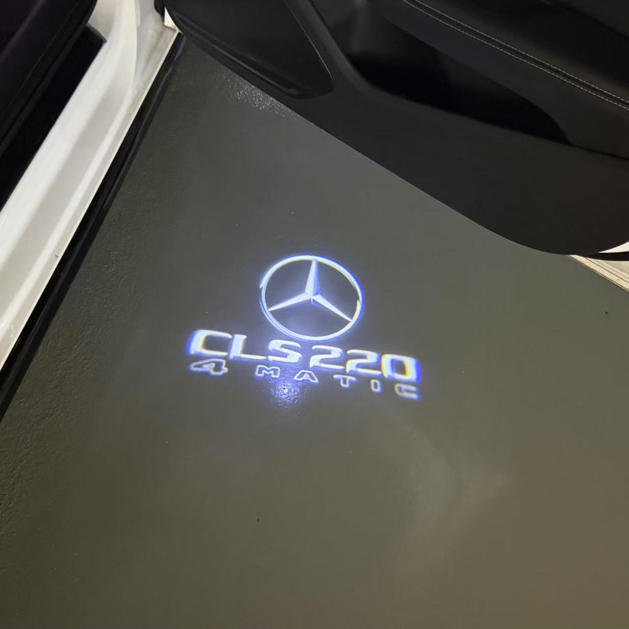 أضواء بروجكتور شعار MERCEDES BENZ رقم 03 (الكمية 1 = 1 مجموعة / 2 أضواء باب)