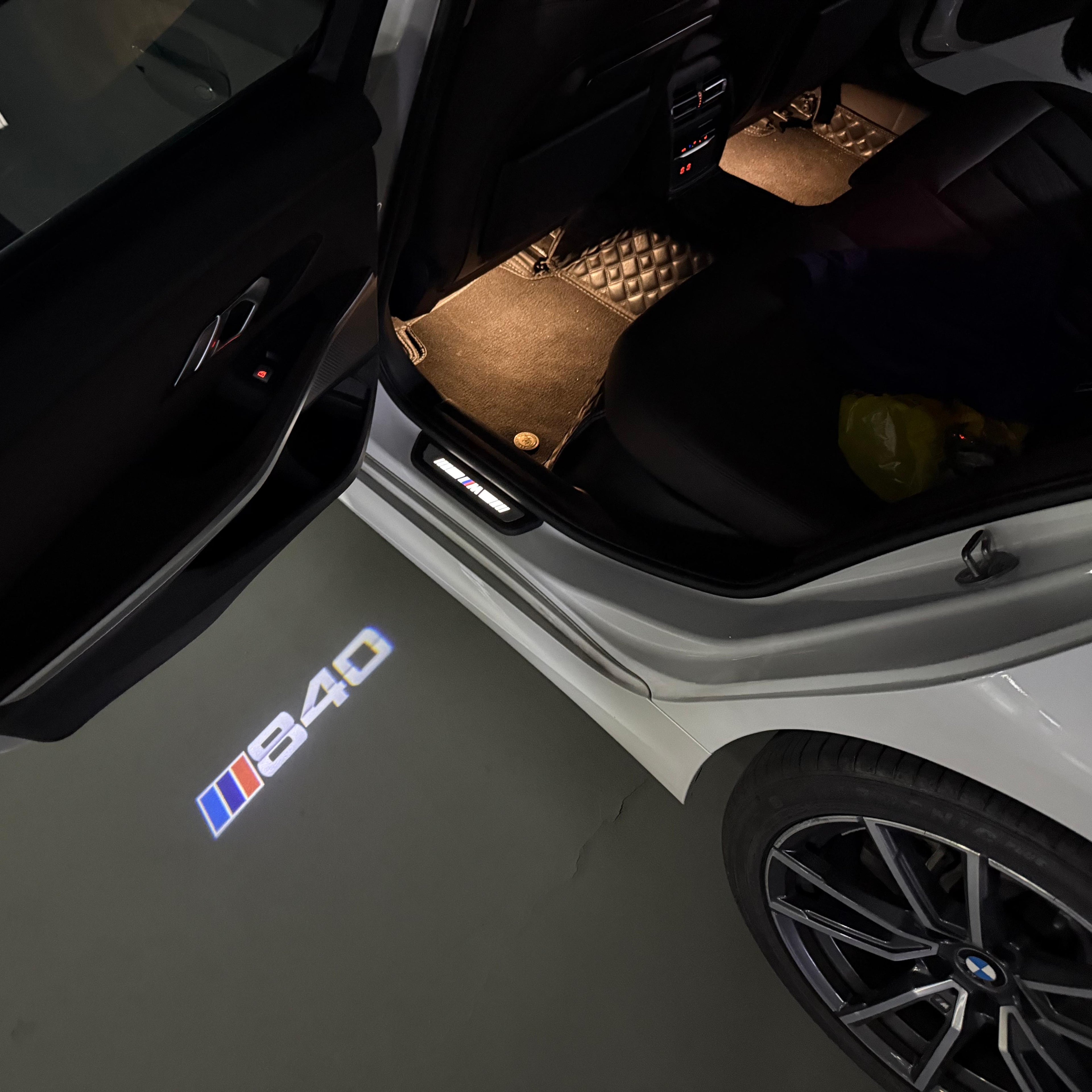 ÉCLAIRAGE DE PROJECTEUR BMW M3 LOGO Nr.24 (quantité 1 = 1 jeux / 2 feux de porte)
