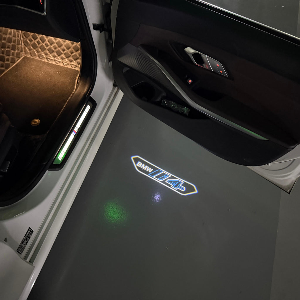 BMW M3 LOGO PROJECTOR LIGHTS Nr.24 (الكمية 1 = 1 مجموعة / 2 أضواء باب)
