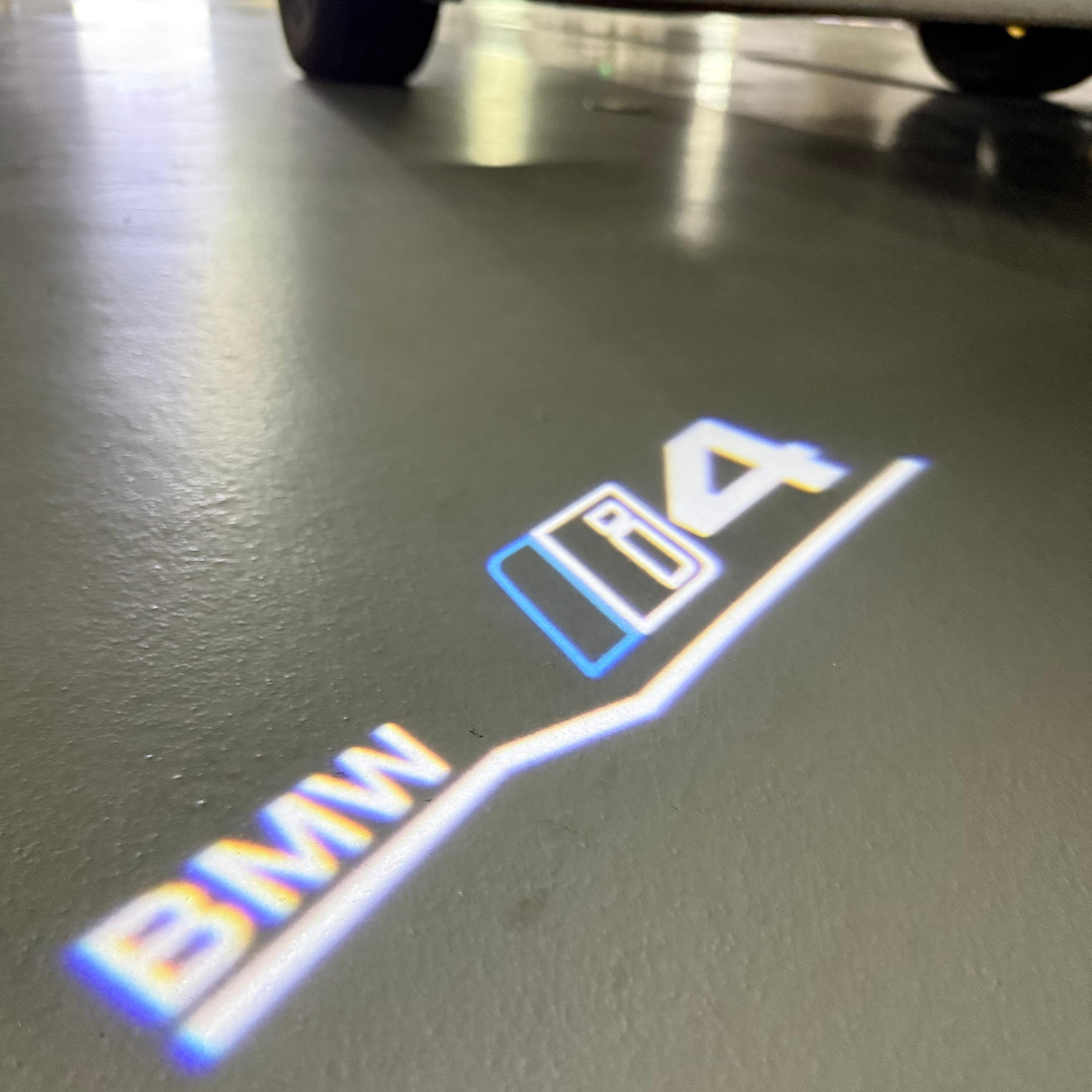 ÉCLAIRAGE DE PROJECTEUR BMW M3 LOGO Nr.24 (quantité 1 = 1 jeux / 2 feux de porte)