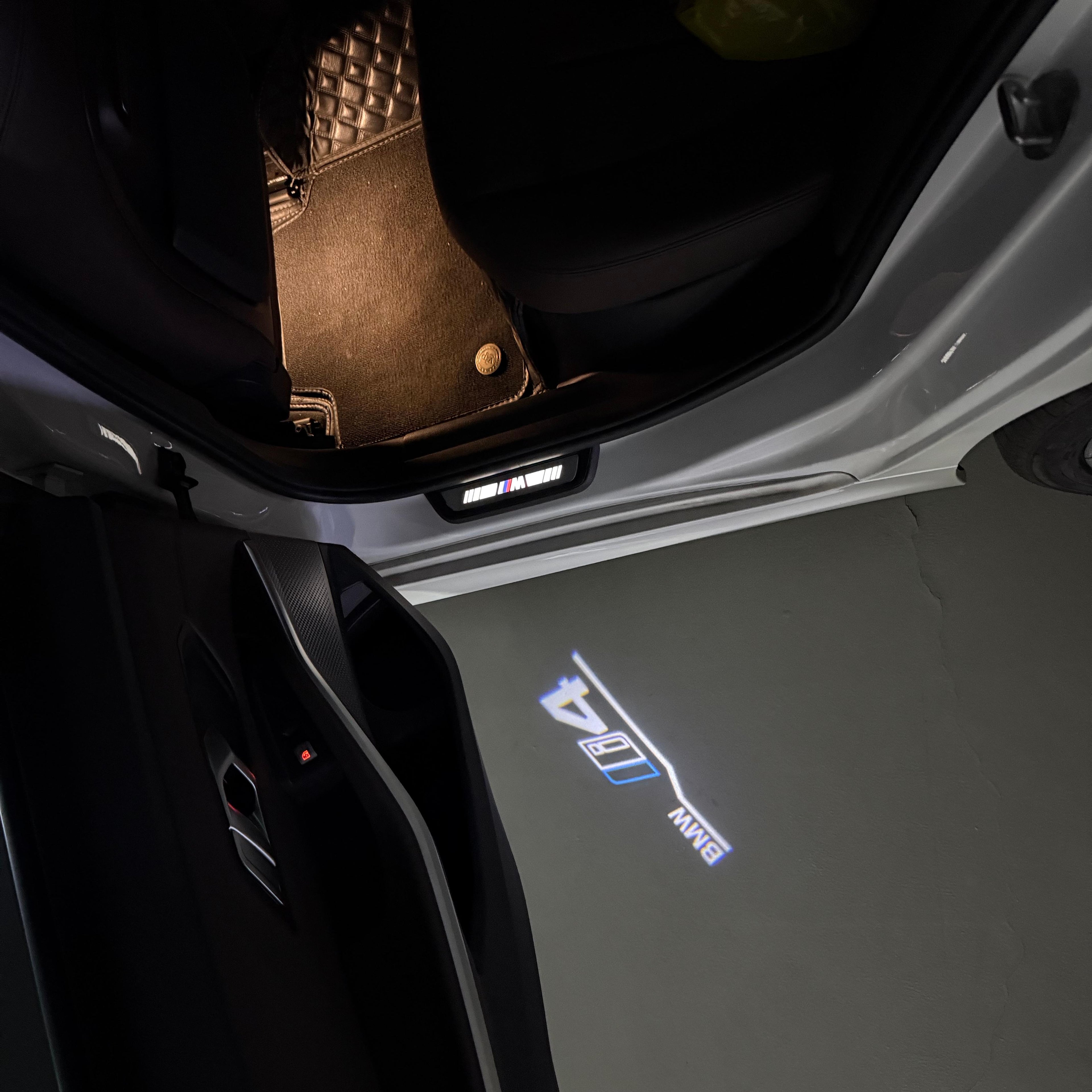 ÉCLAIRAGE DE PROJECTEUR BMW M3 LOGO Nr.24 (quantité 1 = 1 jeux / 2 feux de porte)