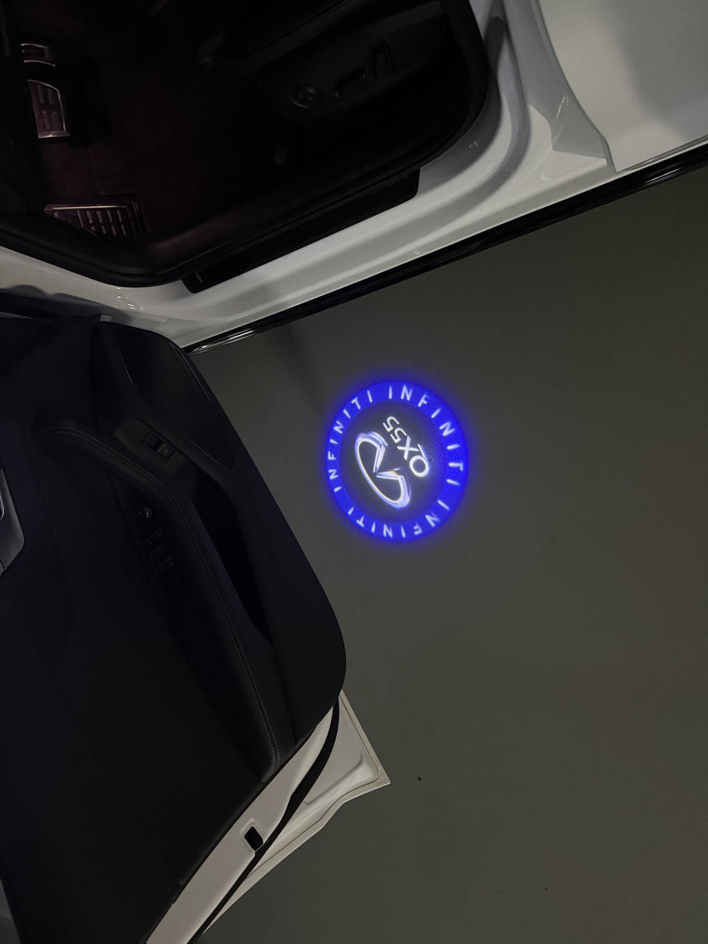 INFINTI QX56 LOGO PROJECROTR LIGHTS Nr.74 (Menge 1 = 1 Sets/2 Türleuchten)
