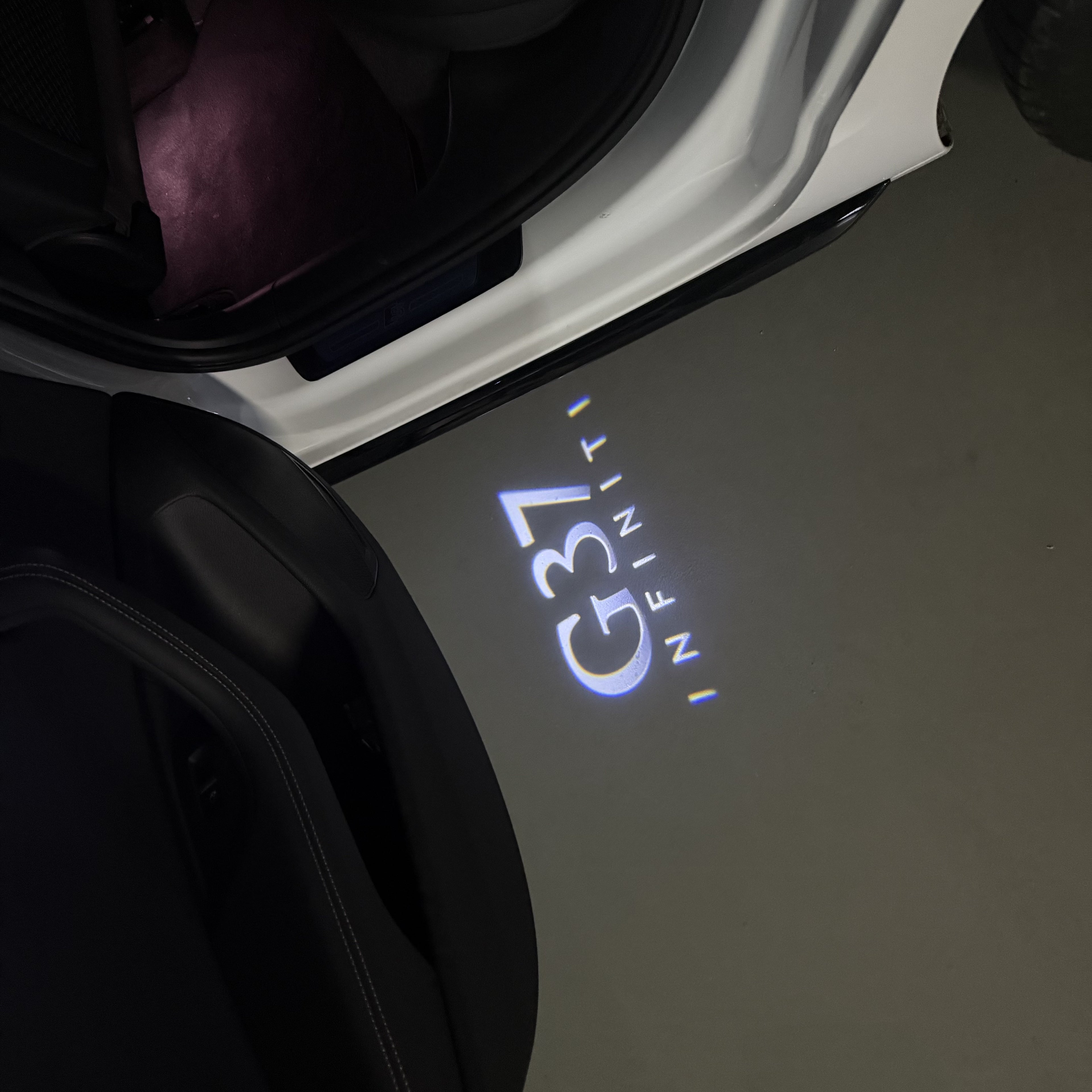INFINTI QX56 LOGO PROJECROTR LIGHTS Nr.74 (Menge 1 = 1 Sets/2 Türleuchten)