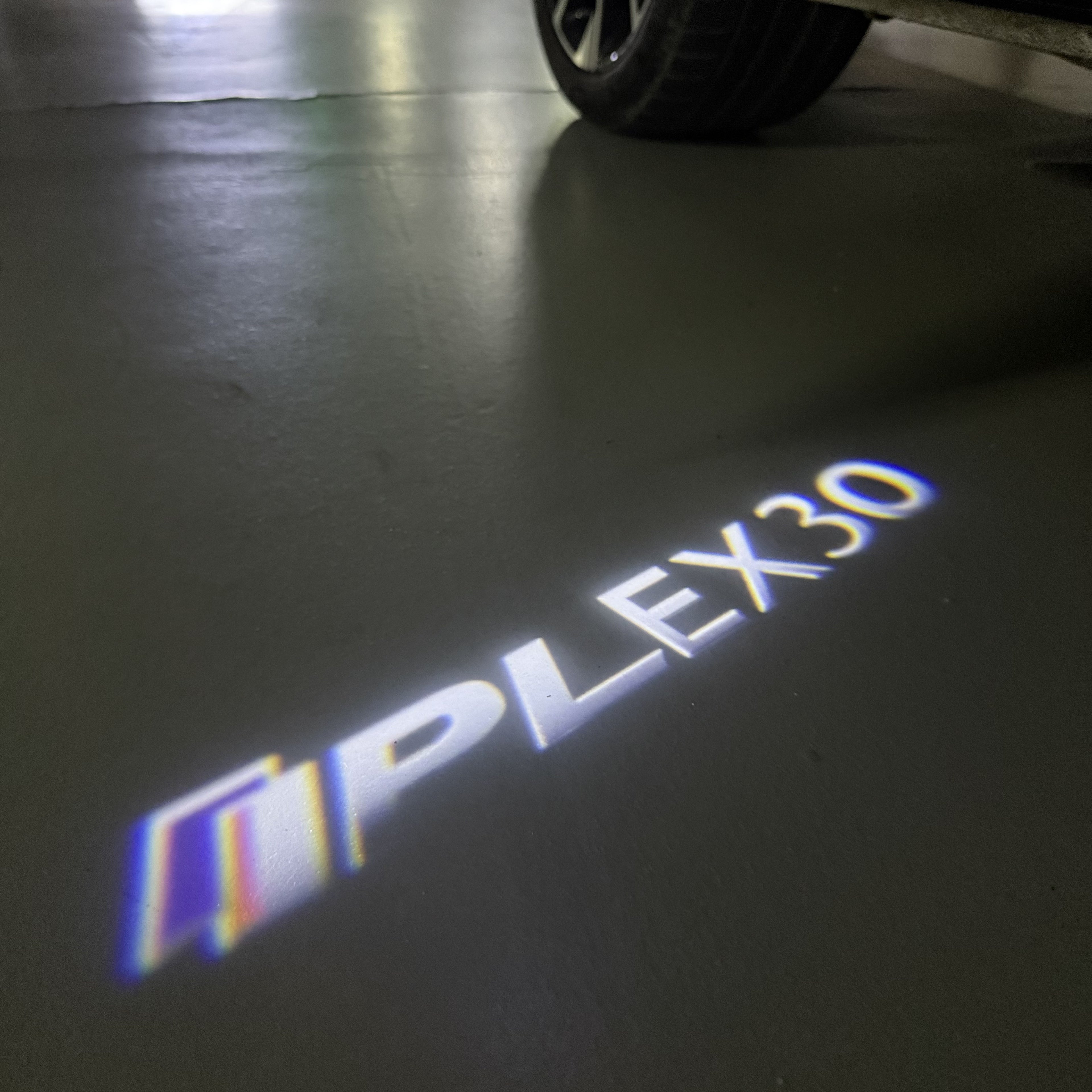 LUCI PROIETTORI LOGO INFINITI QX56 Nr.74 (quantità 1 = 1 set / 2 luci porta)