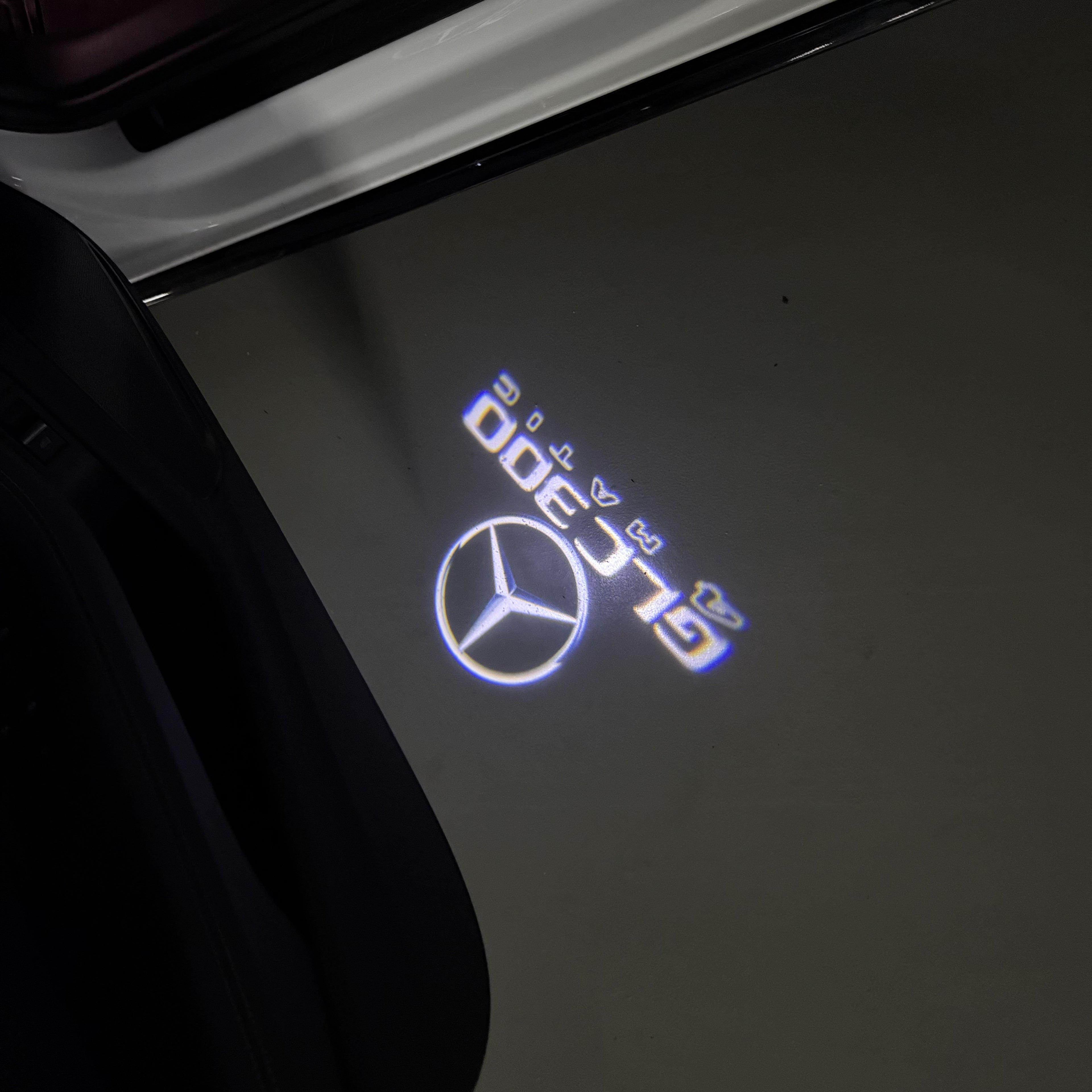 أضواء بروجكتور شعار MERCEDES BENZ رقم 03 (الكمية 1 = 1 مجموعة / 2 أضواء باب)