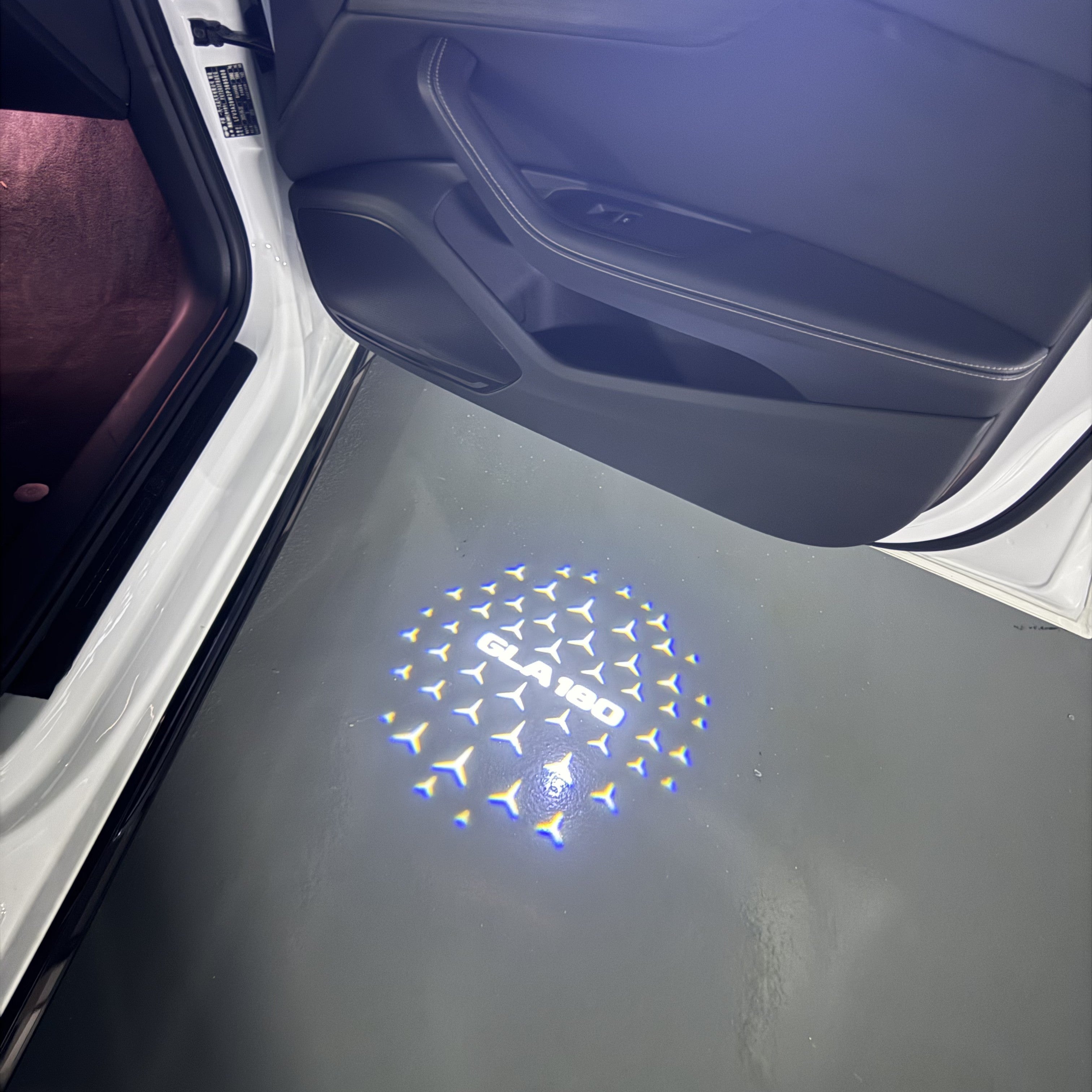 أضواء بروجكتور شعار MERCEDES BENZ رقم 03 (الكمية 1 = 1 مجموعة / 2 أضواء باب)