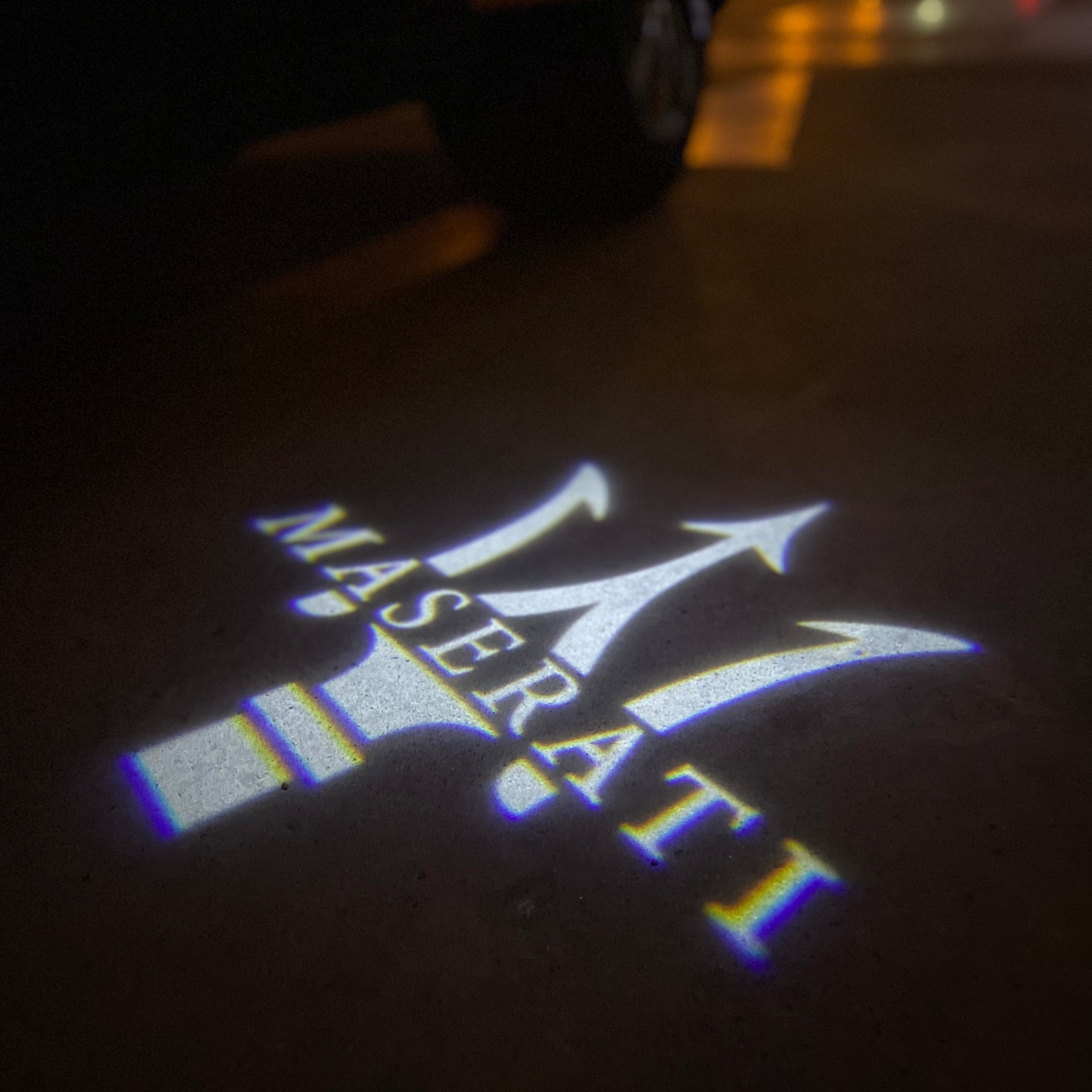 مازيراتي LOGO PROJECROTR أضواء Nr.01 (الكمية 1 = 1 مجموعات / 2 أضواء الباب)