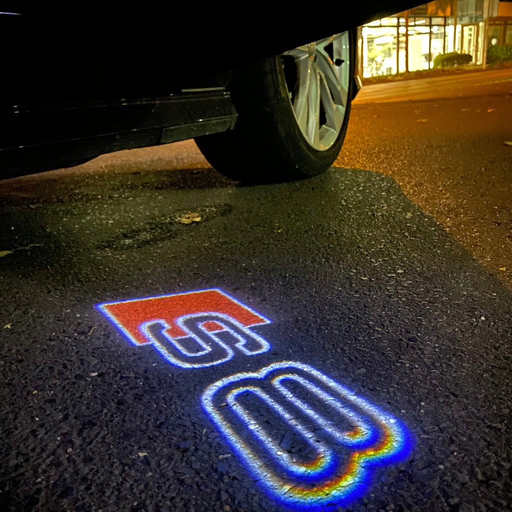 LUCI PROIETTORI LOGO AUDI S8 Nr.19 (quantità 1 = 2 Pellicole Logo / 2 luci porta)