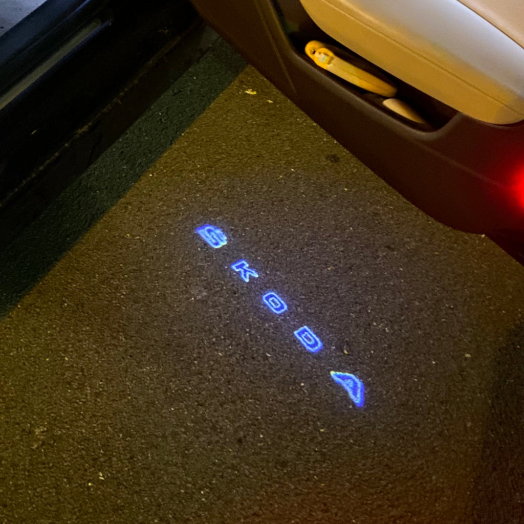 SKODA LOGO PROJECTOT LIGHTS Nr.19 (quantité 1 = 2 Logo Films /2 feux de porte)