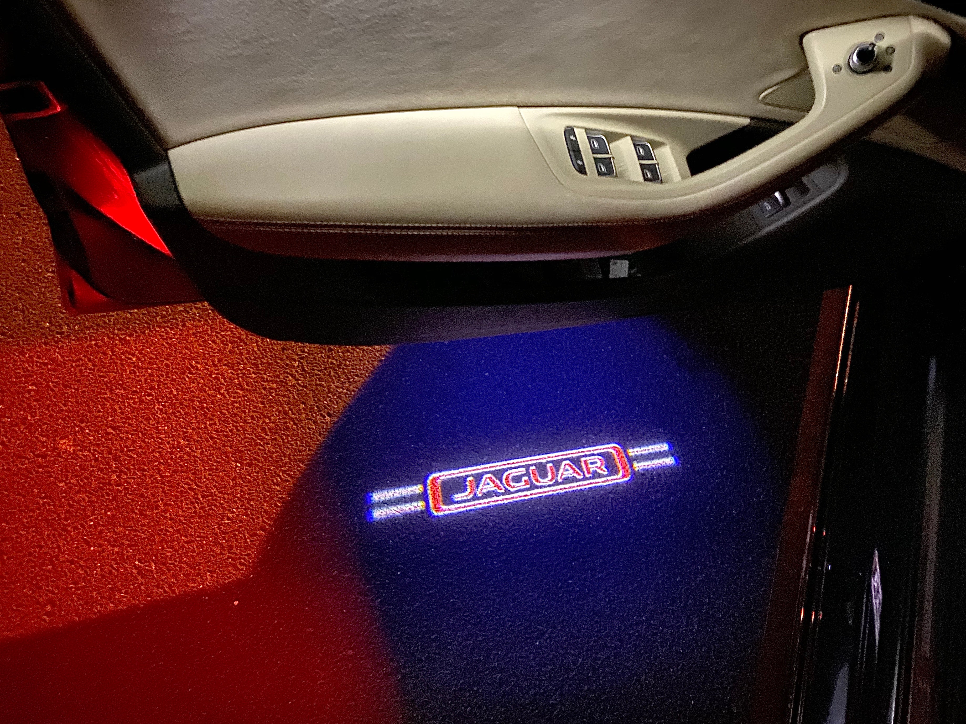 JAGUAR LOGO PROJECTOR LIGHTS Nr.13 (quantité 1 = 1 jeux / 2 lumières de porte)