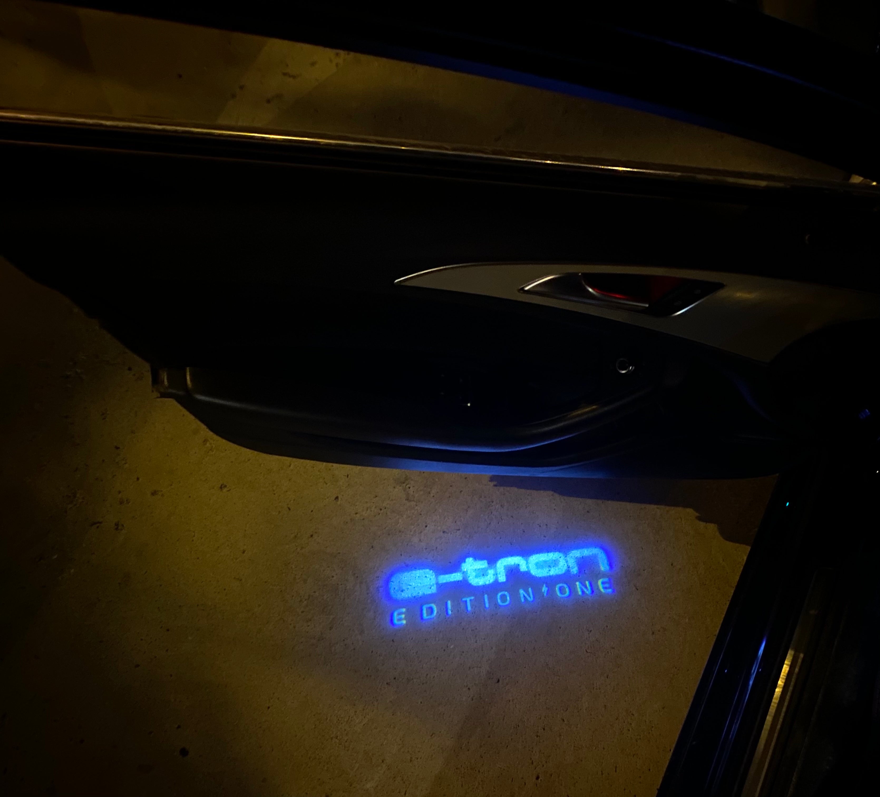 AUDI LOGO PROJECTOT LIGHTS Nr.19 (quantità 1 = 2 Logo Films /2 luci porta)