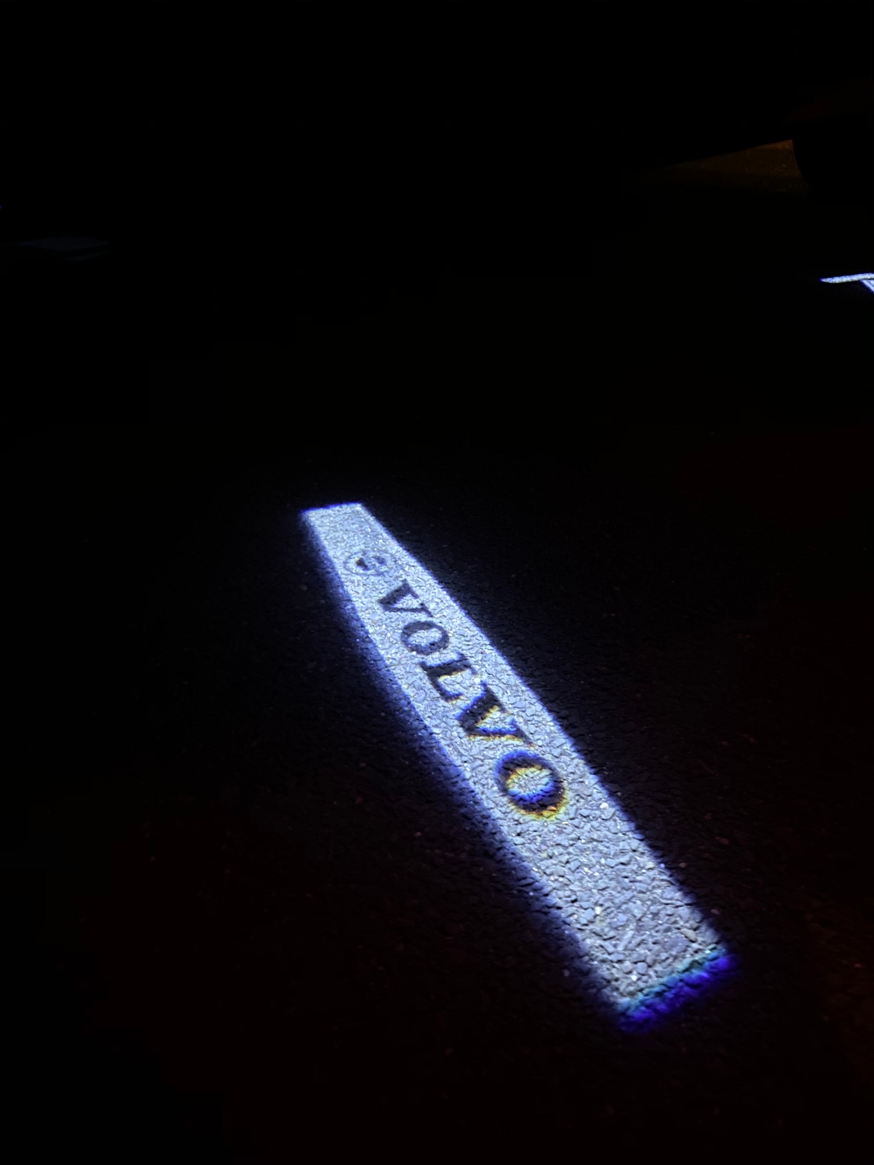 Volvo LOGO PROJECROTR LIGHTS Nr.52 (cantidad 1 = 2 logo película / 2 luces de puerta)