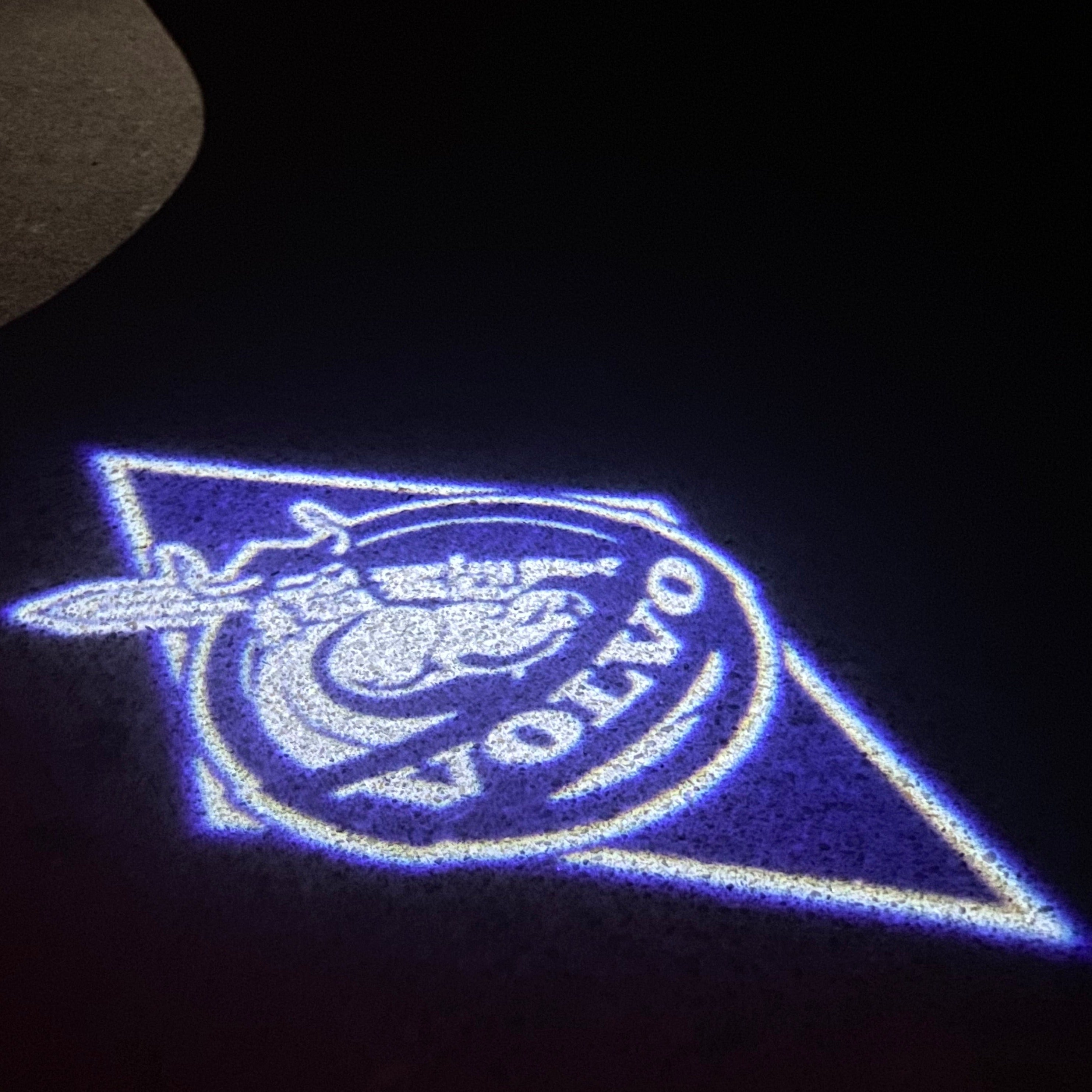 Volvo LOGO PROJECROTR LIGHTS Nr.137 (cantidad 1 = 2 logo película / 2 luces de puerta)
