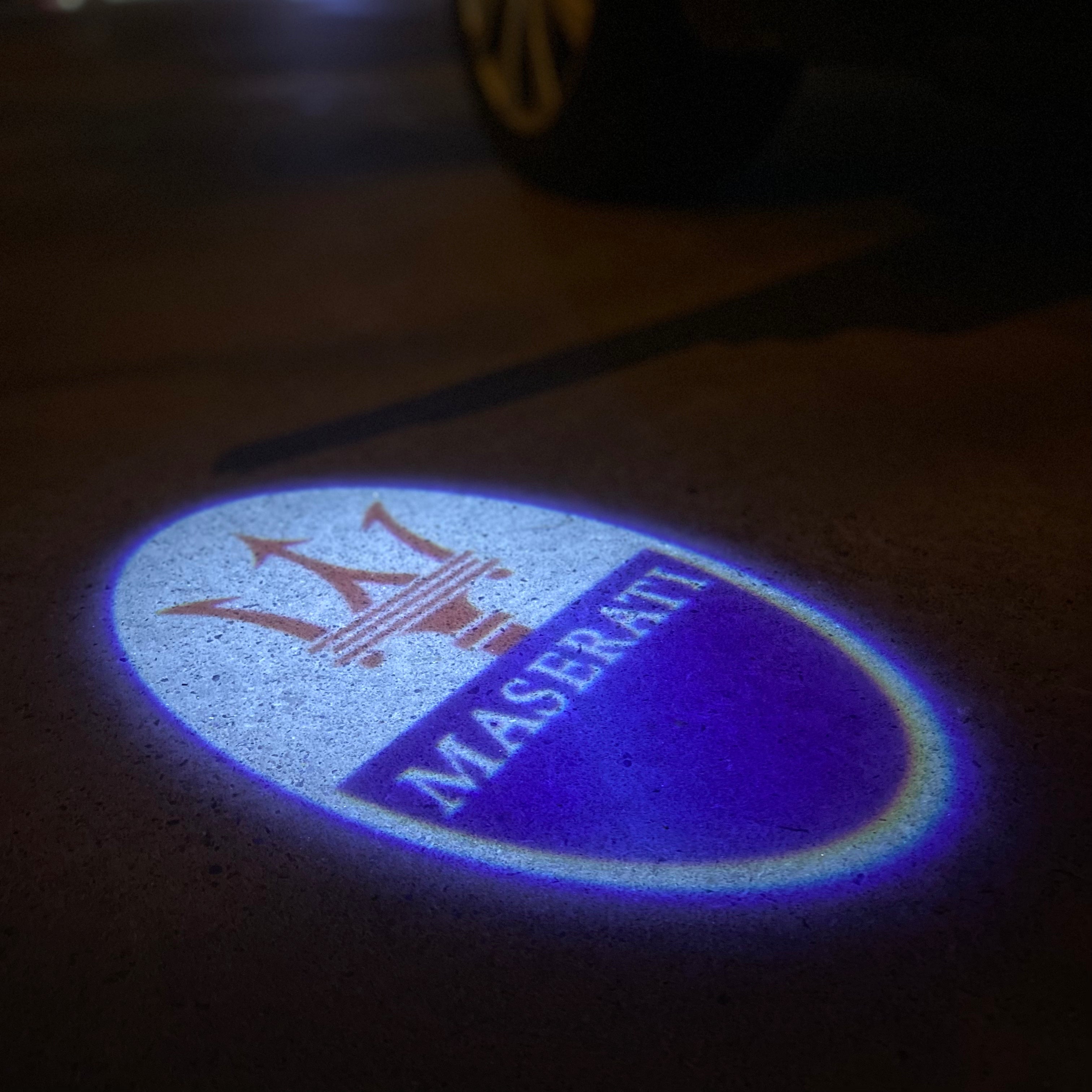 مازيراتي LOGO PROJECROTR أضواء Nr.01 (الكمية 1 = 1 مجموعات / 2 أضواء الباب)
