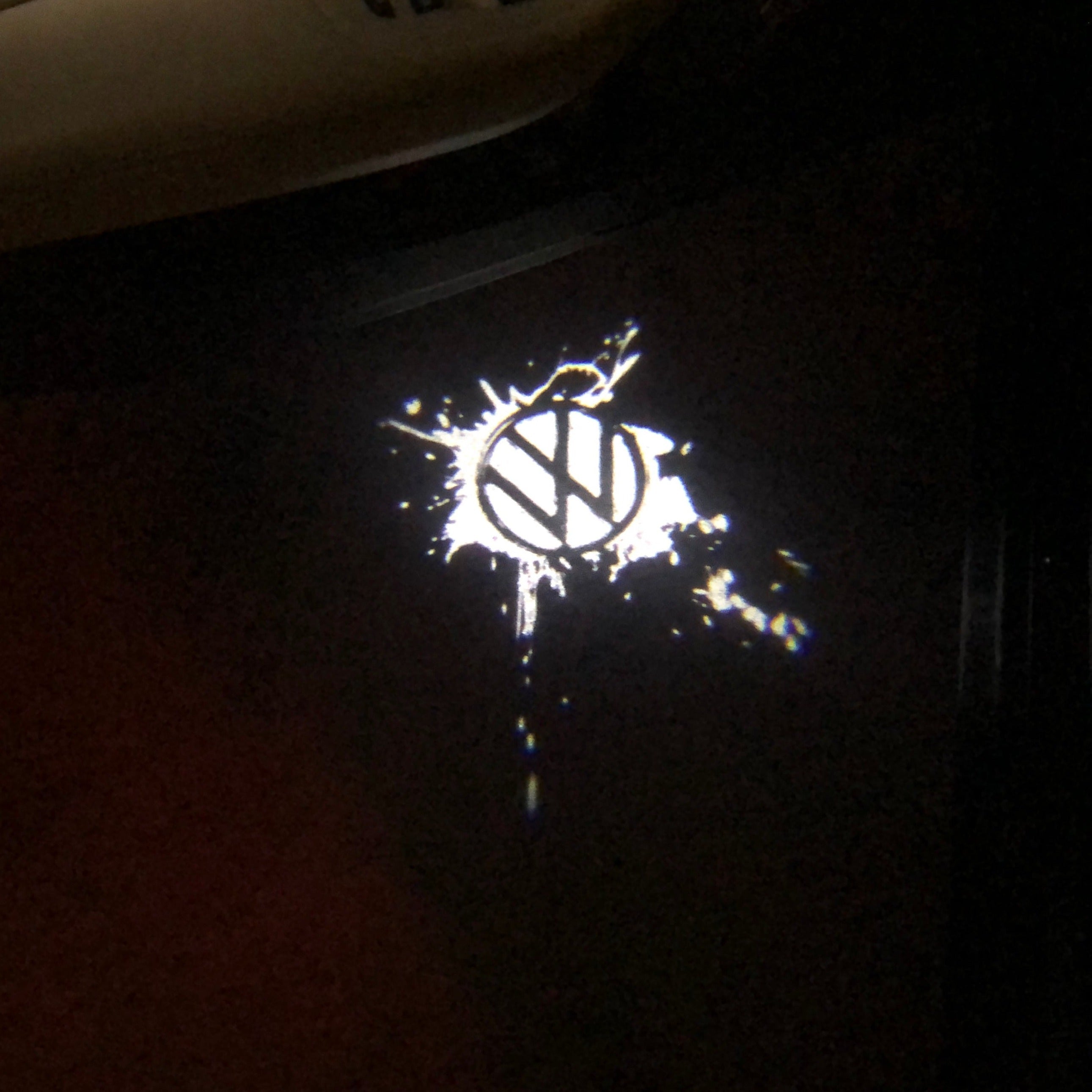 Logotipo de VW Nr. 11 (cantidad 1 = 2 películas con logotipo /2 luces de puerta)