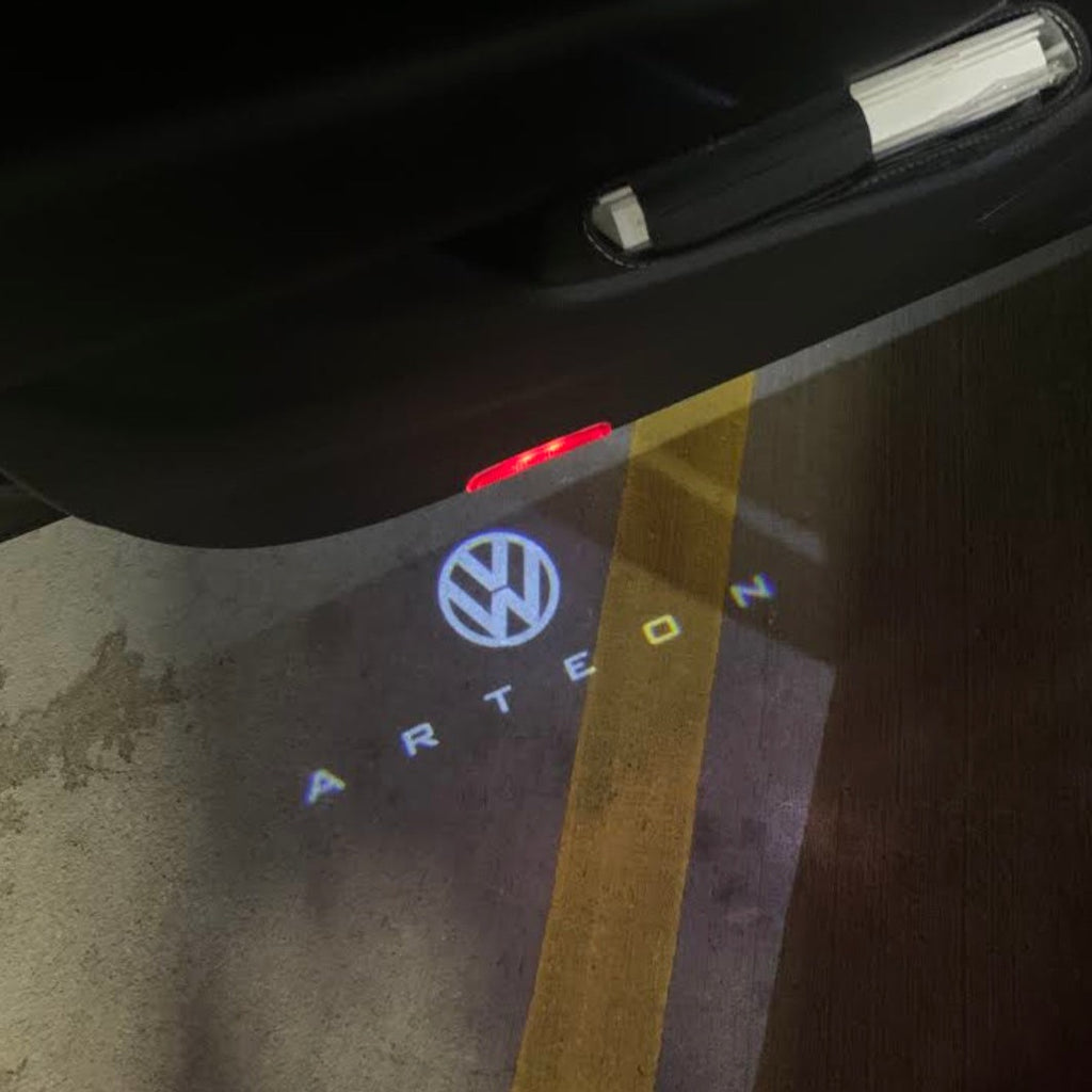 Volkswagen Arteon Luces de puerta Logo Nr. 84 (cantidad 1 = 2 películas con logotipo / 2 luces de puerta）