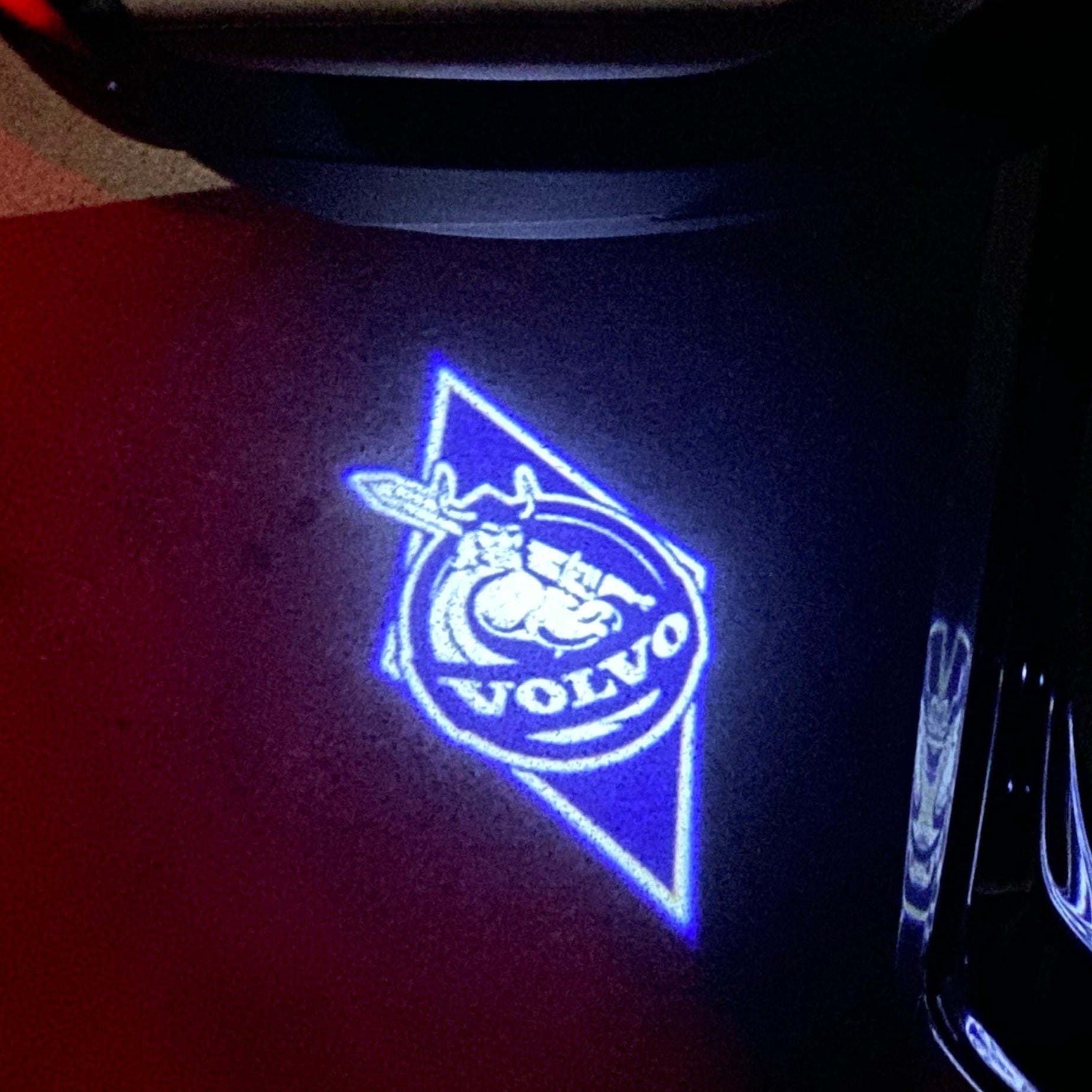Volvo LOGO PROJECROTR LIGHTS Nr.137 (cantidad 1 = 2 logo película / 2 luces de puerta)