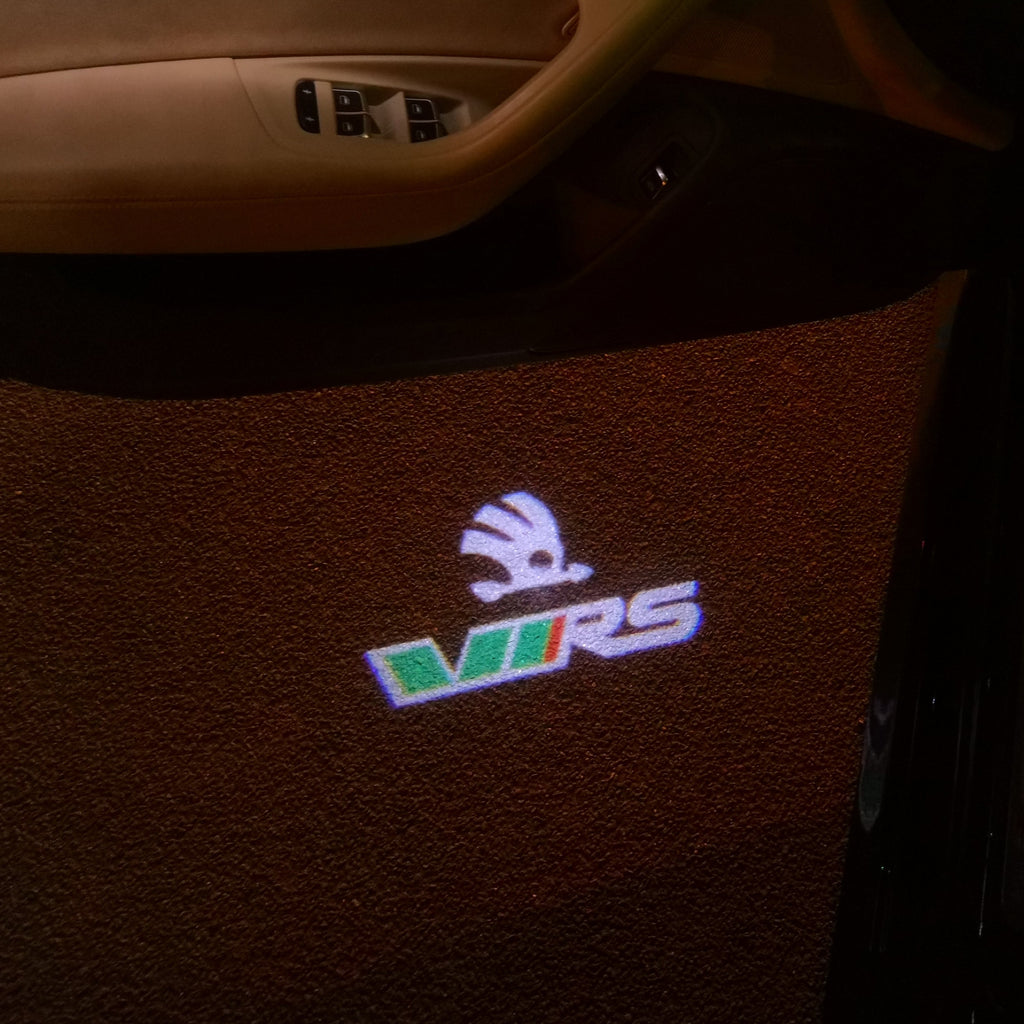 SKODA VRS LOGO LIGHTS Nr.24 (quantité 1 = 2 Logo Film / 2 feux de porte)