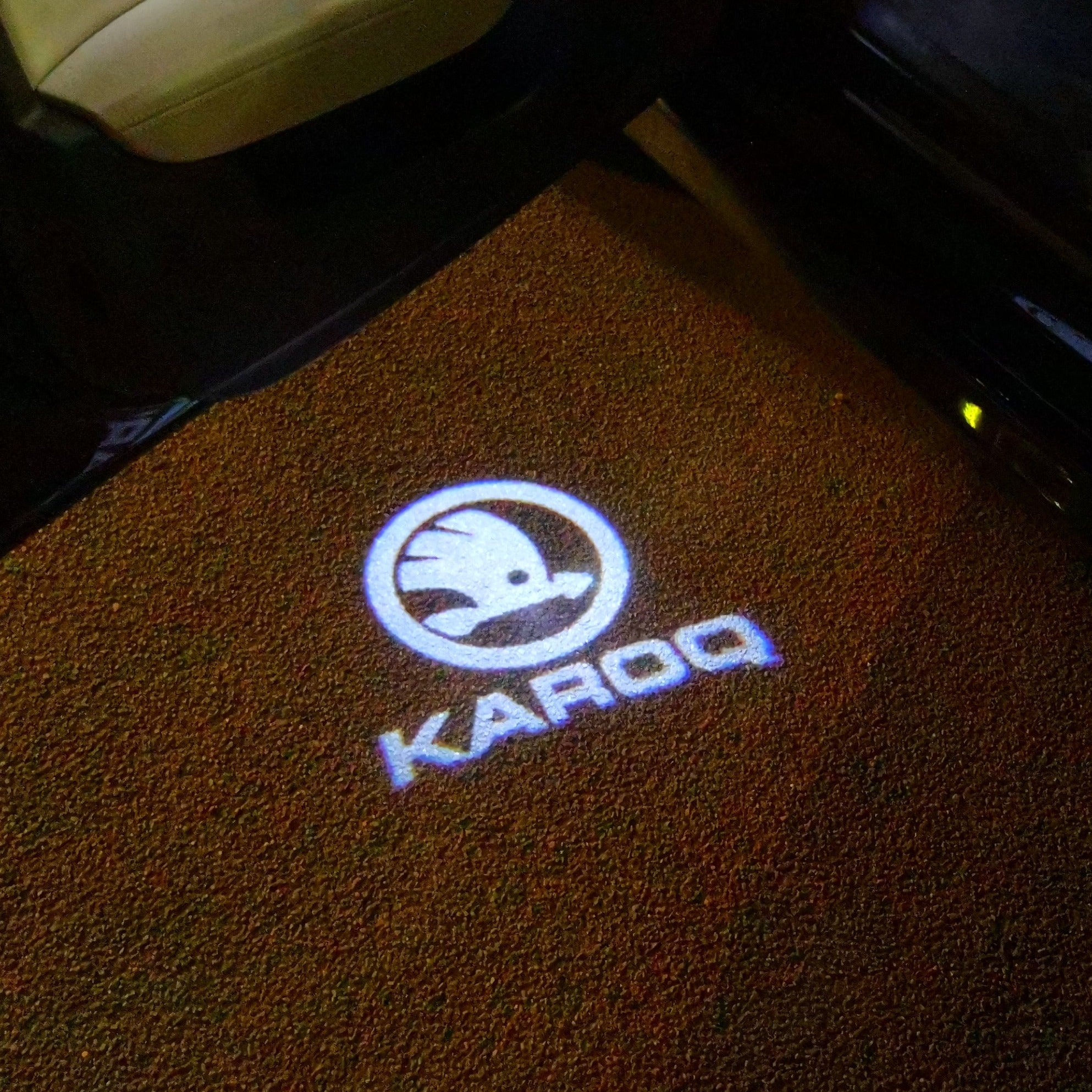 SKODA KAROQ LOGO LIGHTS Nr.50 (cantidad 1 = 2 logo película / 2 luces de puerta)