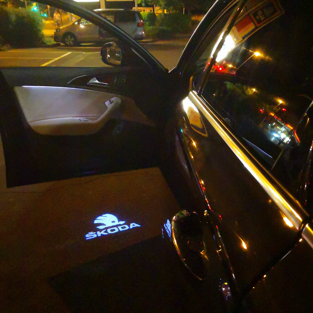 SKODA LOGO PROJECTOR LIGHTS Nr.10 (quantité 1 = 2 Logo Film / 2 portes lumières)