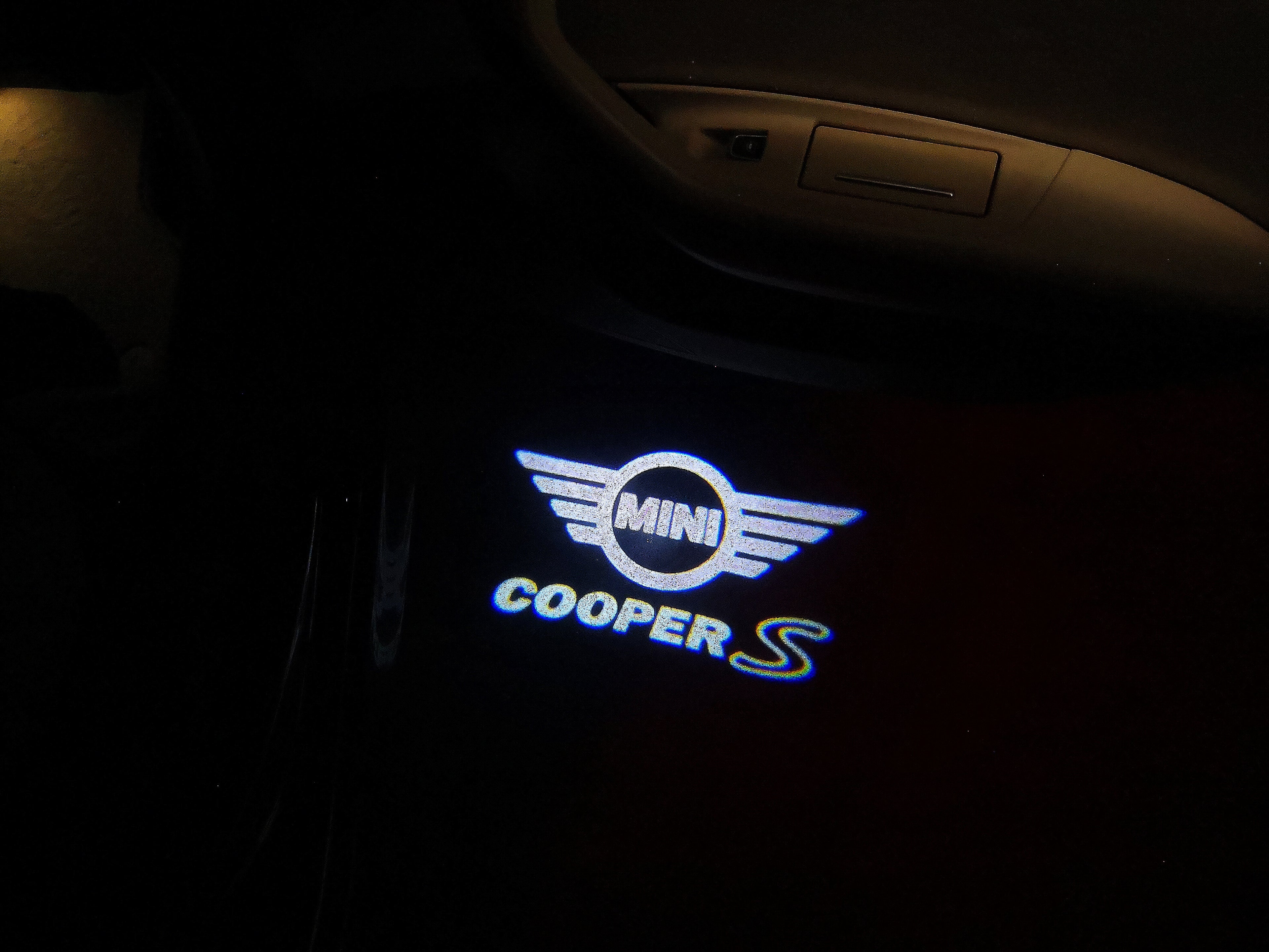 LUCI PROIETTORI LOGO MINI COOPER S Nr.144 (quantità 1 = 2 Logo Film / 2 luci porta)