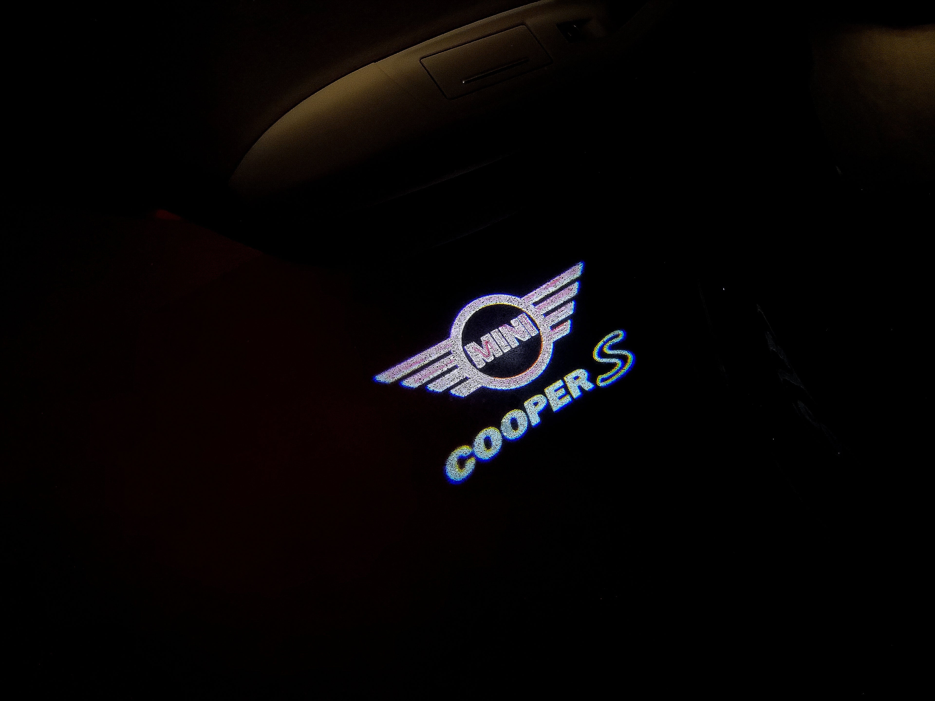 LUCI PROIETTORI LOGO MINI COOPER S Nr.144 (quantità 1 = 2 Logo Film / 2 luci porta)