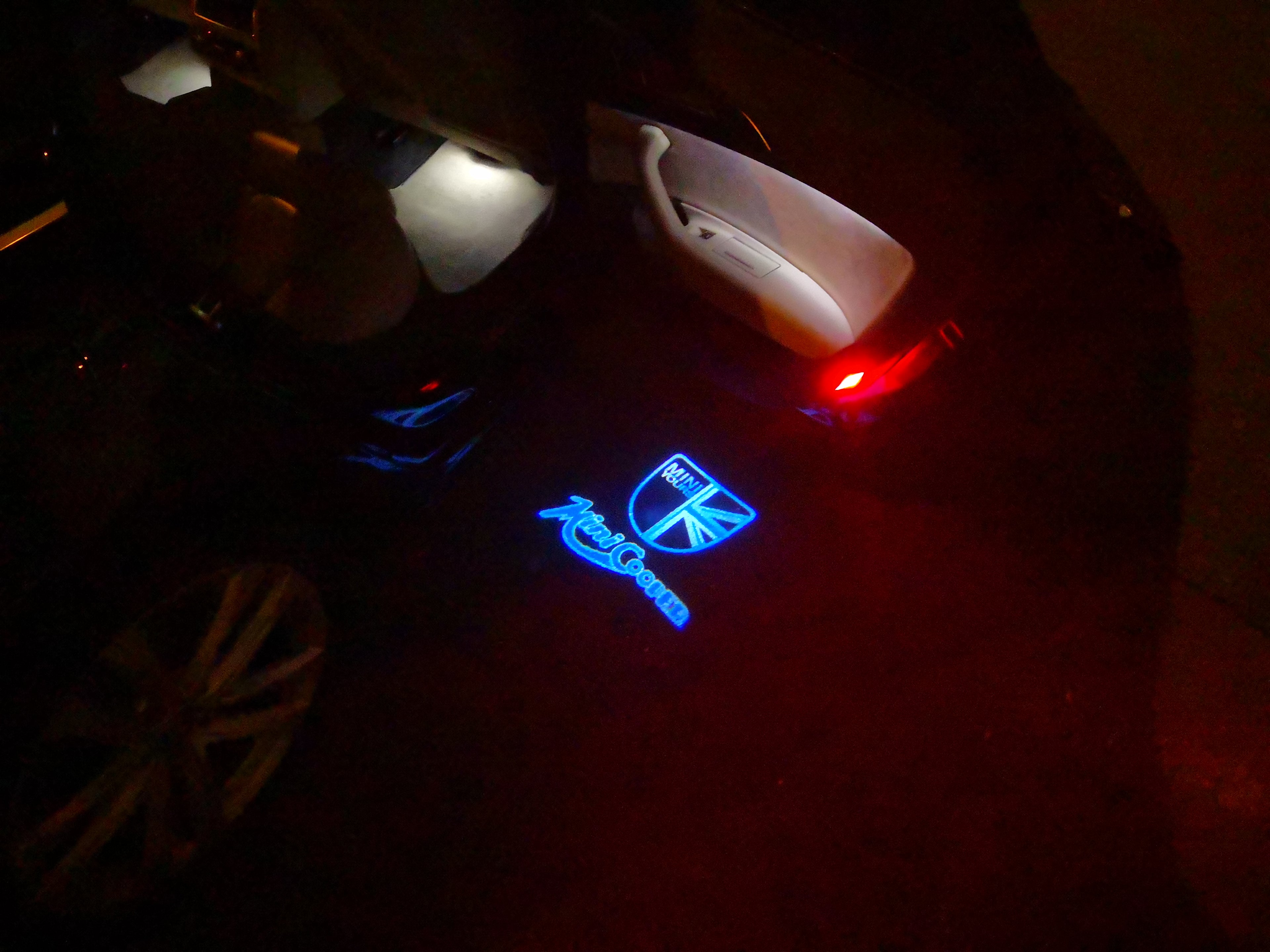 MINI COOPER LOGO PROJECROTR LIGHTS Nr.43 (الكمية 1 = 2 شعار فيلم / 2 مصباح باب)