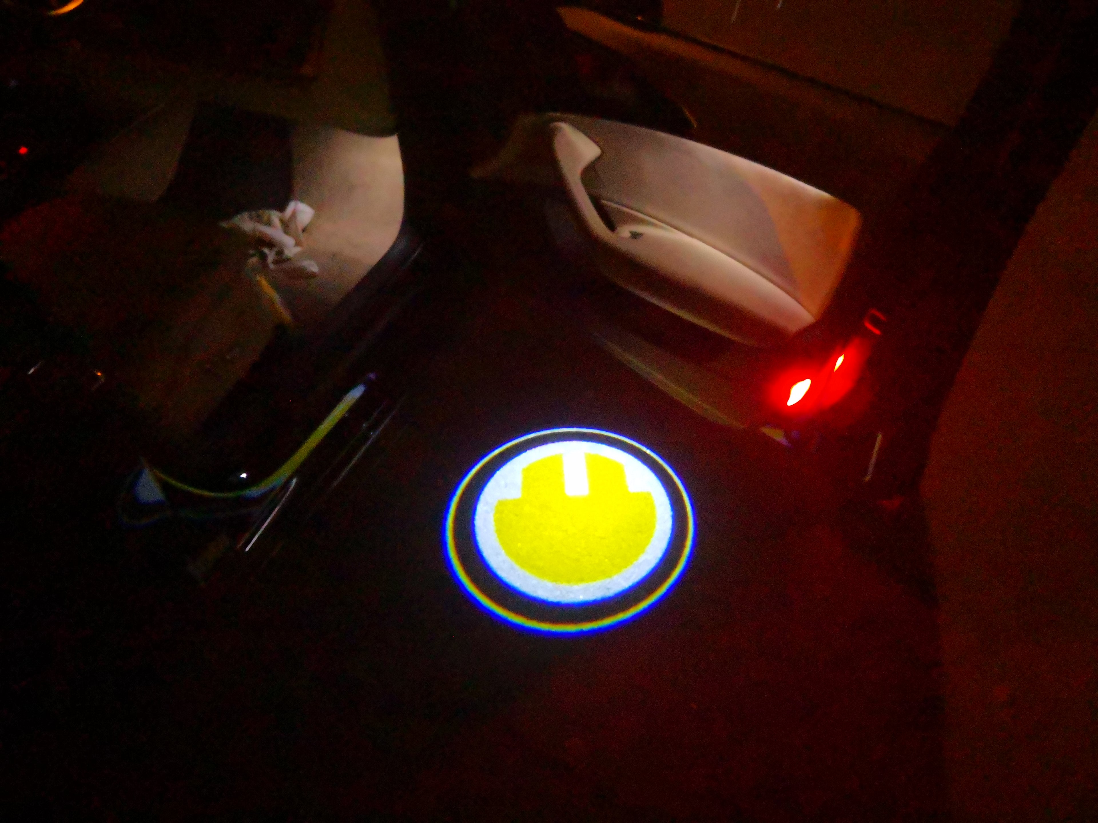 MINI ELECTRIC LOGO PROJECROTR LIGHTS Nr.81 (الكمية 1 = 2 شعار فيلم / 2 مصباح باب)