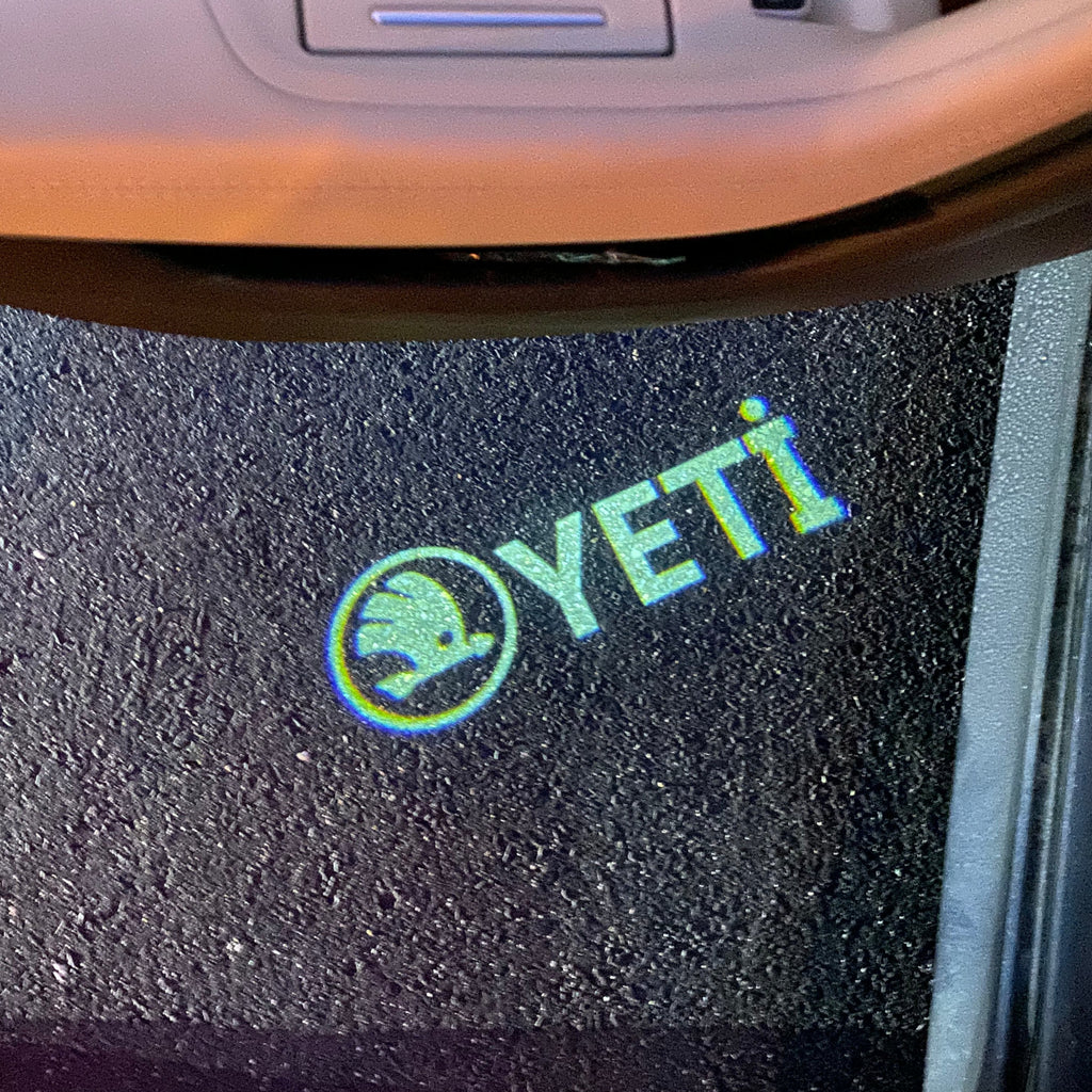 SKODA YETI LOGO LIGHTS Nr.111 (quantité 1 = 2 Logo Film / 2 feux de porte)