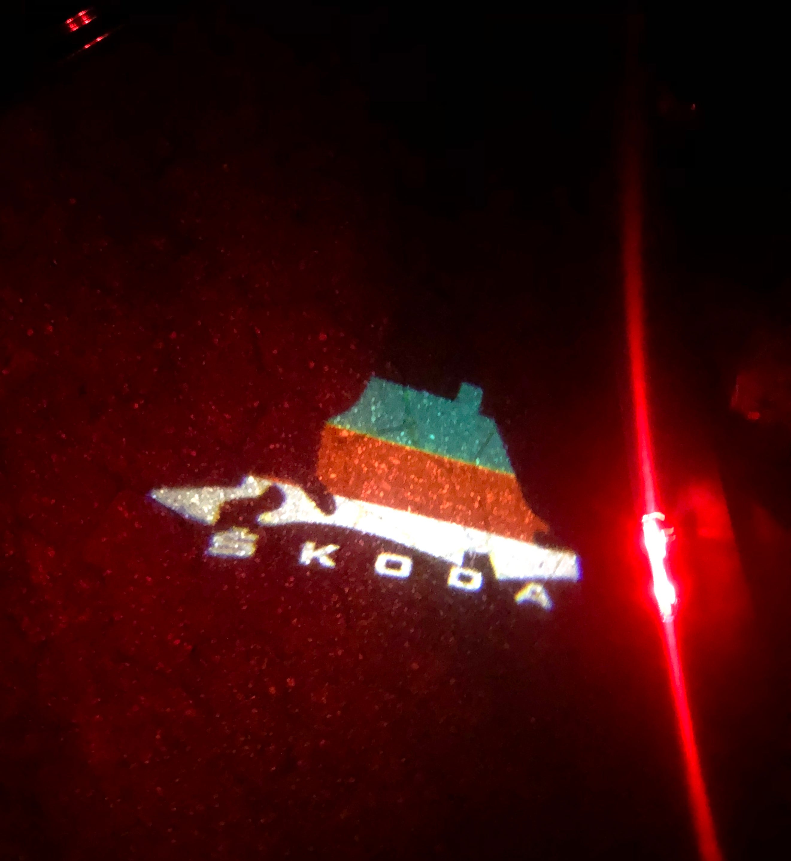 SKODA LOGO PROJECTOT LIGHTS Nr.48 (cantidad 1 = 2 logo película / 2 luces de puerta)